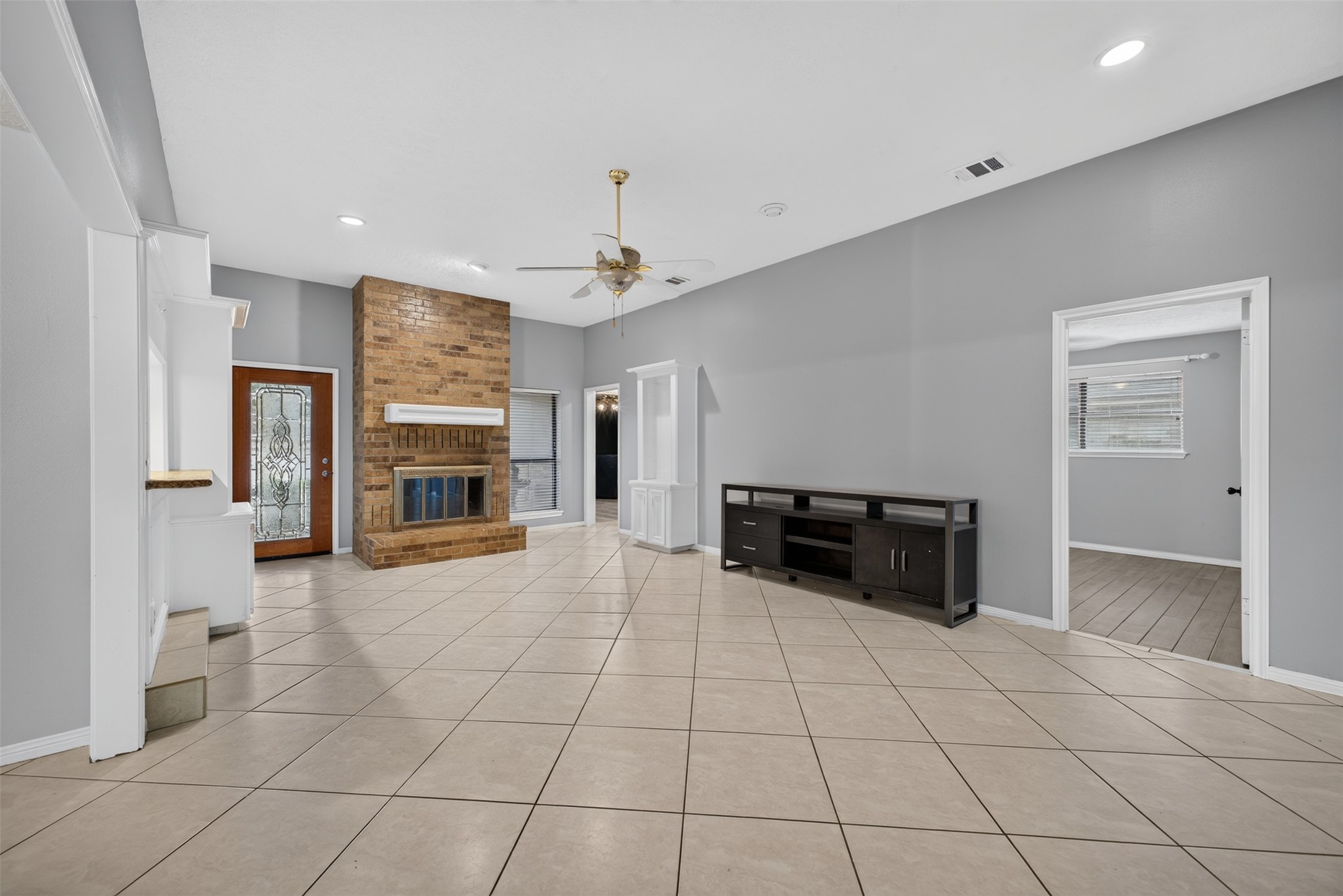8819 Mile Run Road Property Photo 4