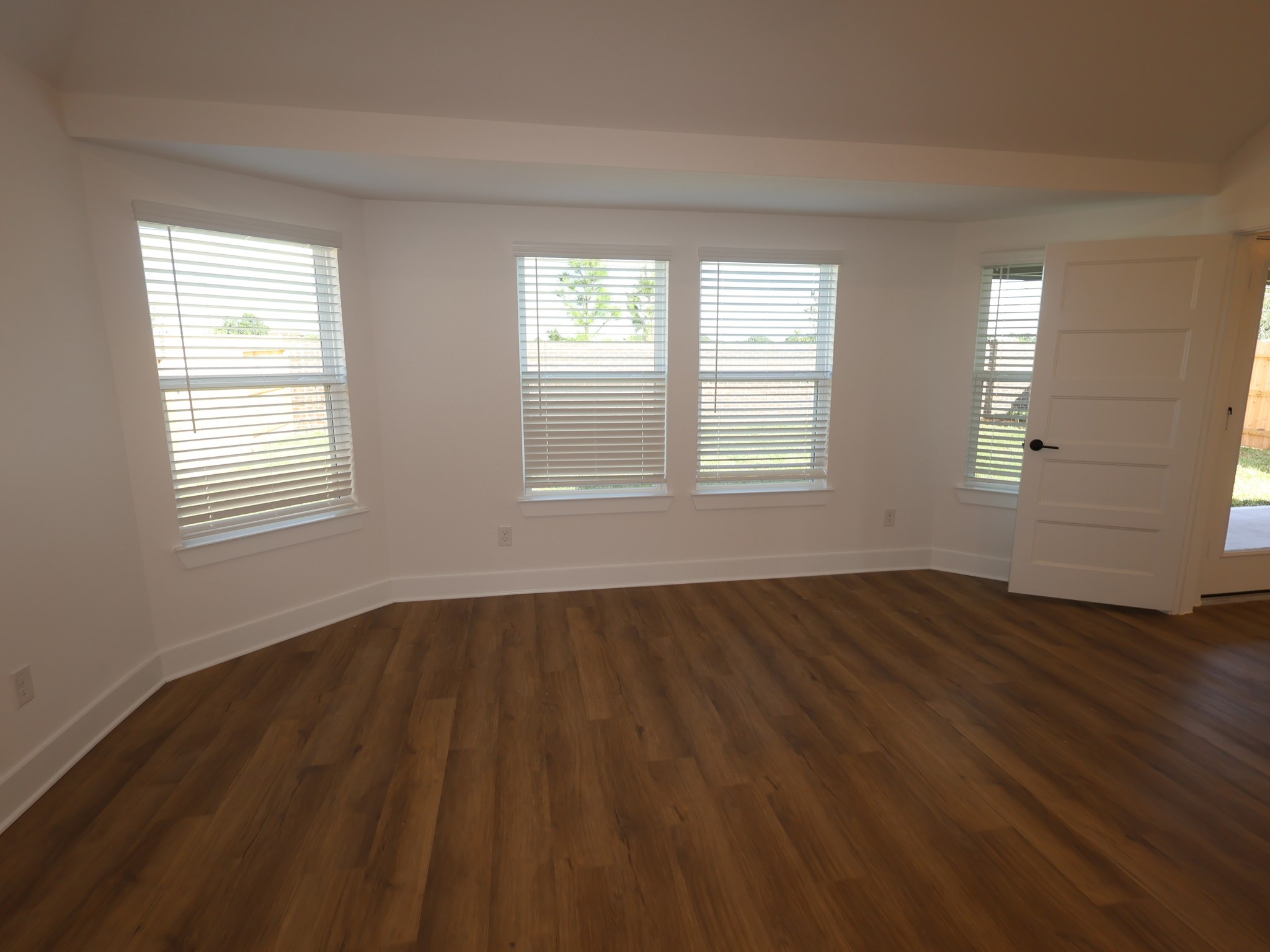 2211 Lone Bronco Boulevard Property Photo 8