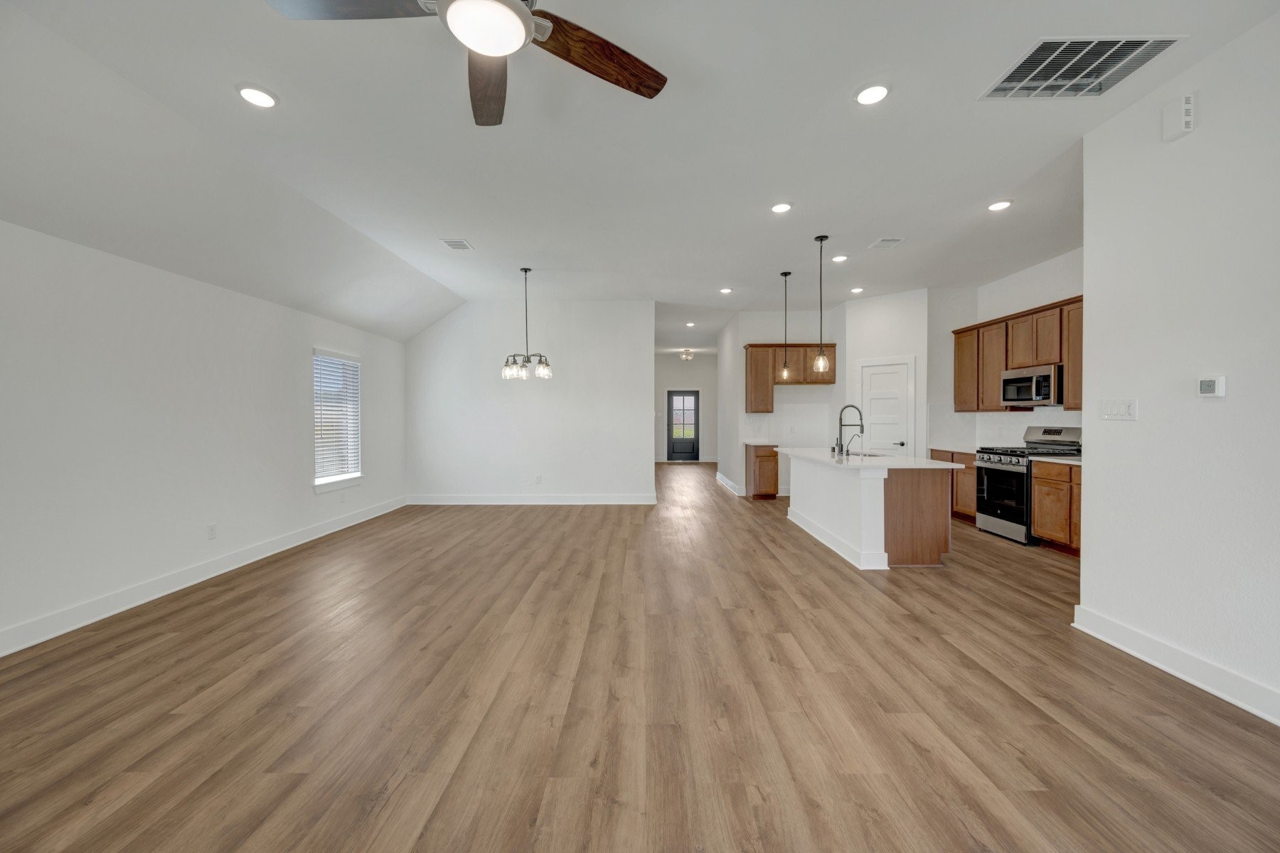 2211 Lone Bronco Boulevard Property Photo 8