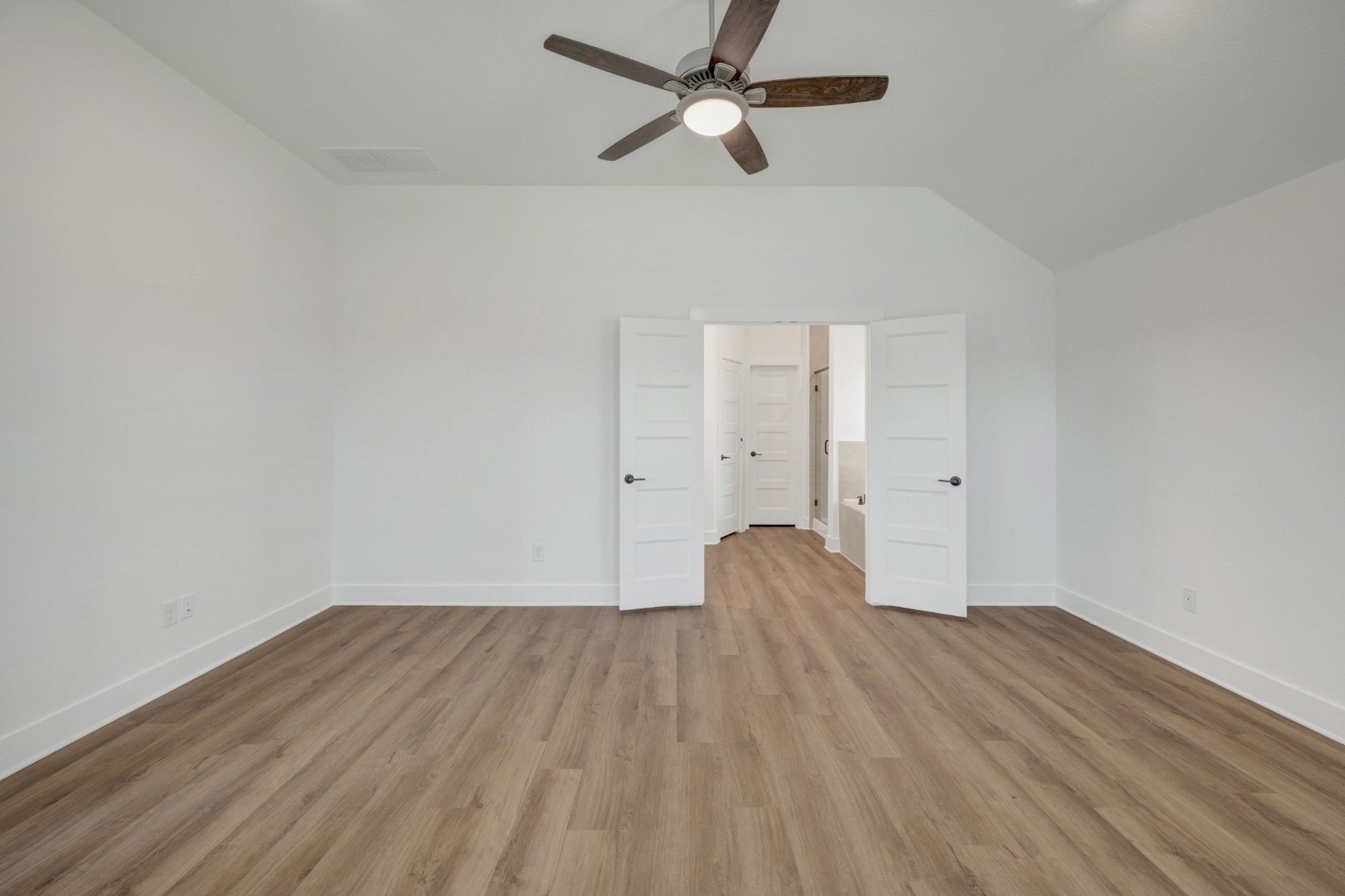 2211 Lone Bronco Boulevard Property Photo 10