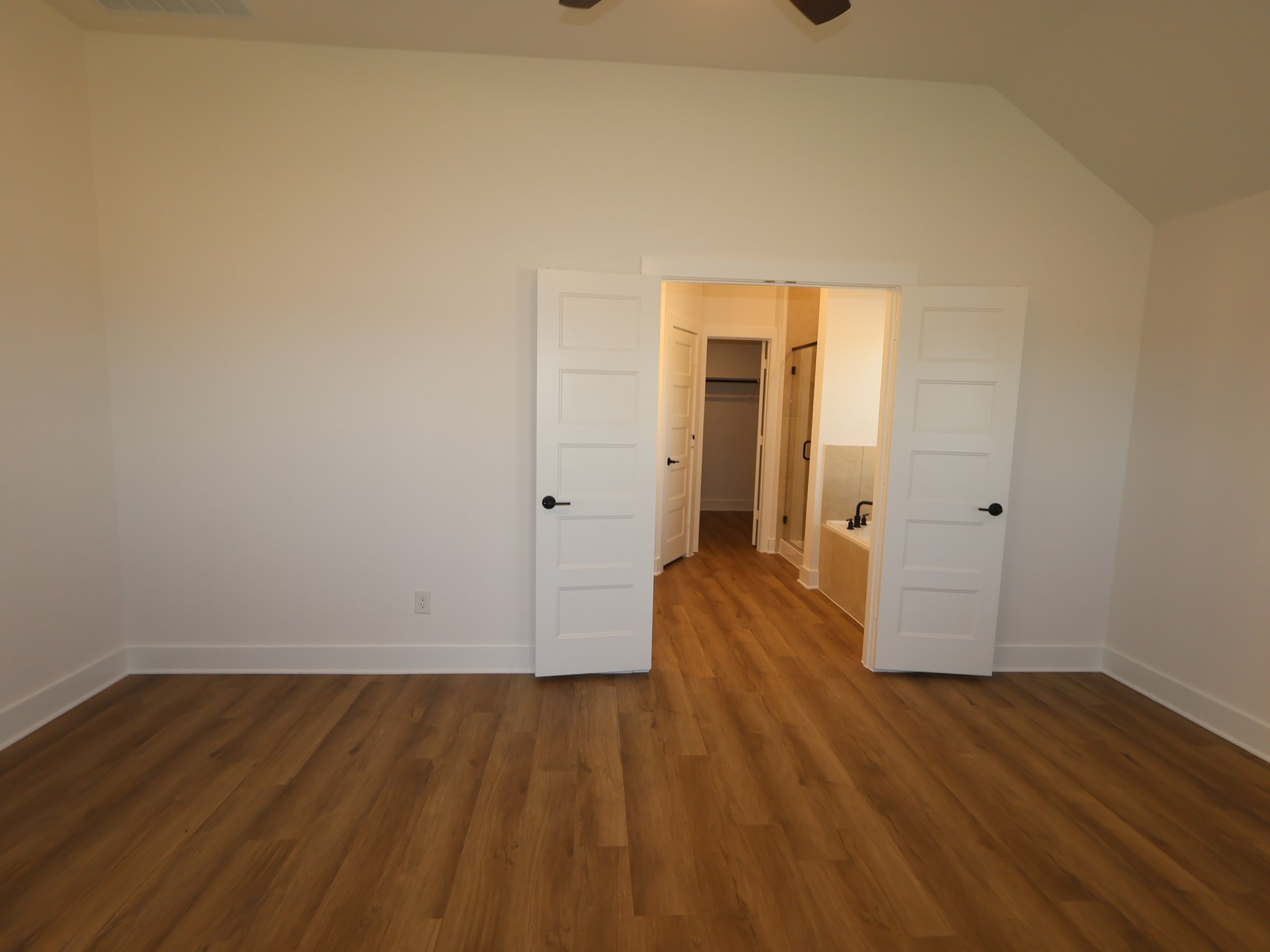 2211 Lone Bronco Boulevard Property Photo 11