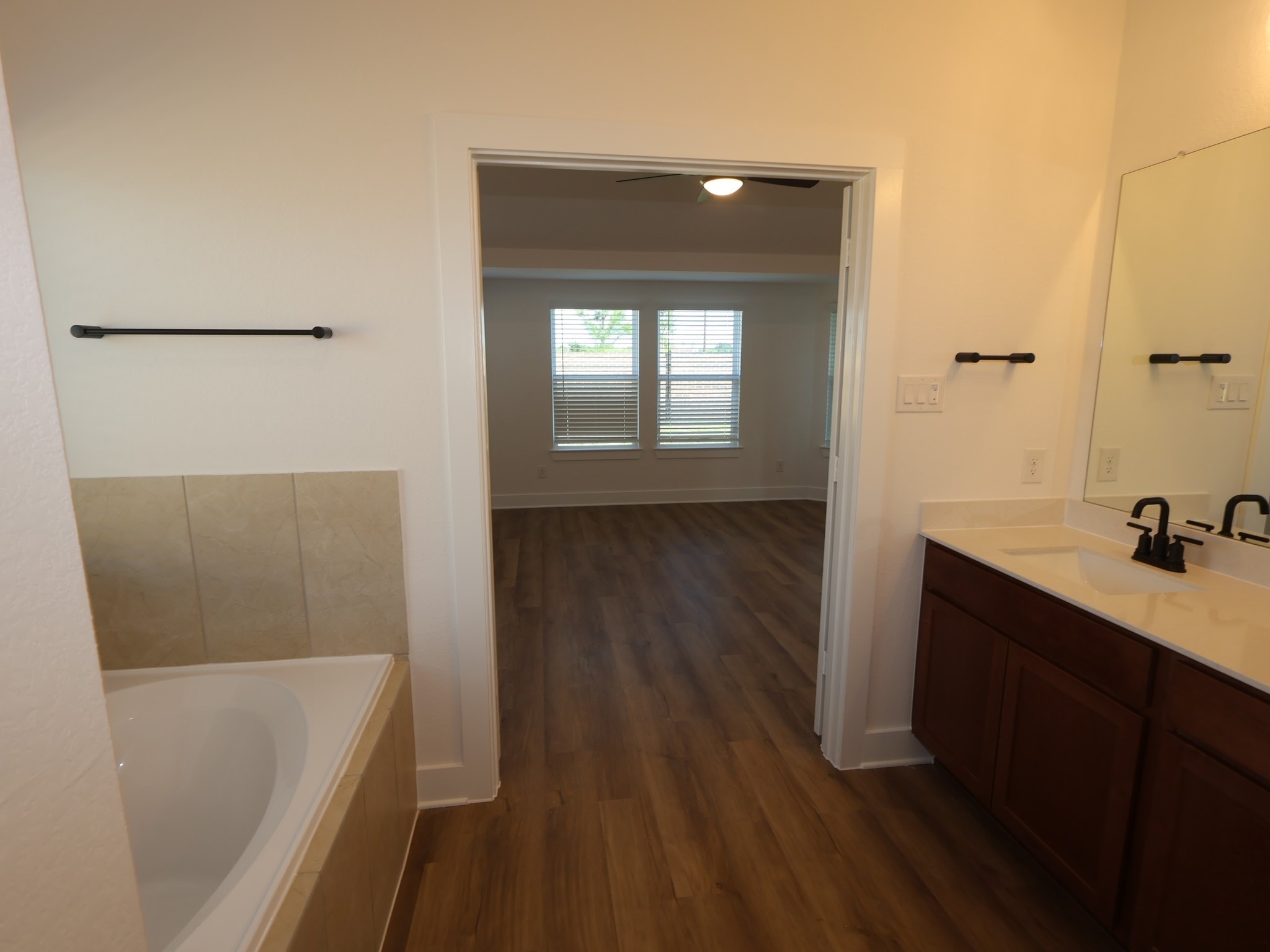 2211 Lone Bronco Boulevard Property Photo 12