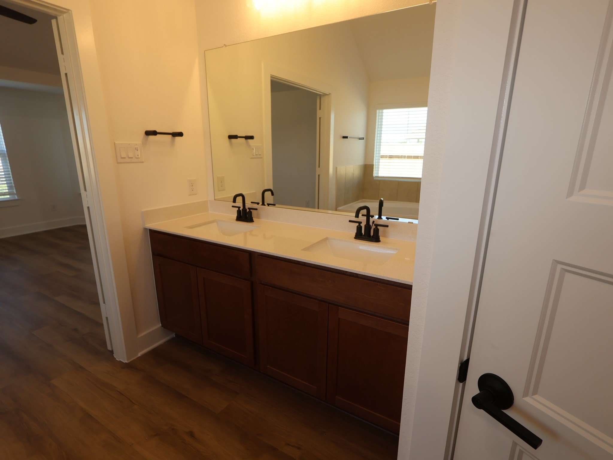 2211 Lone Bronco Boulevard Property Photo 13