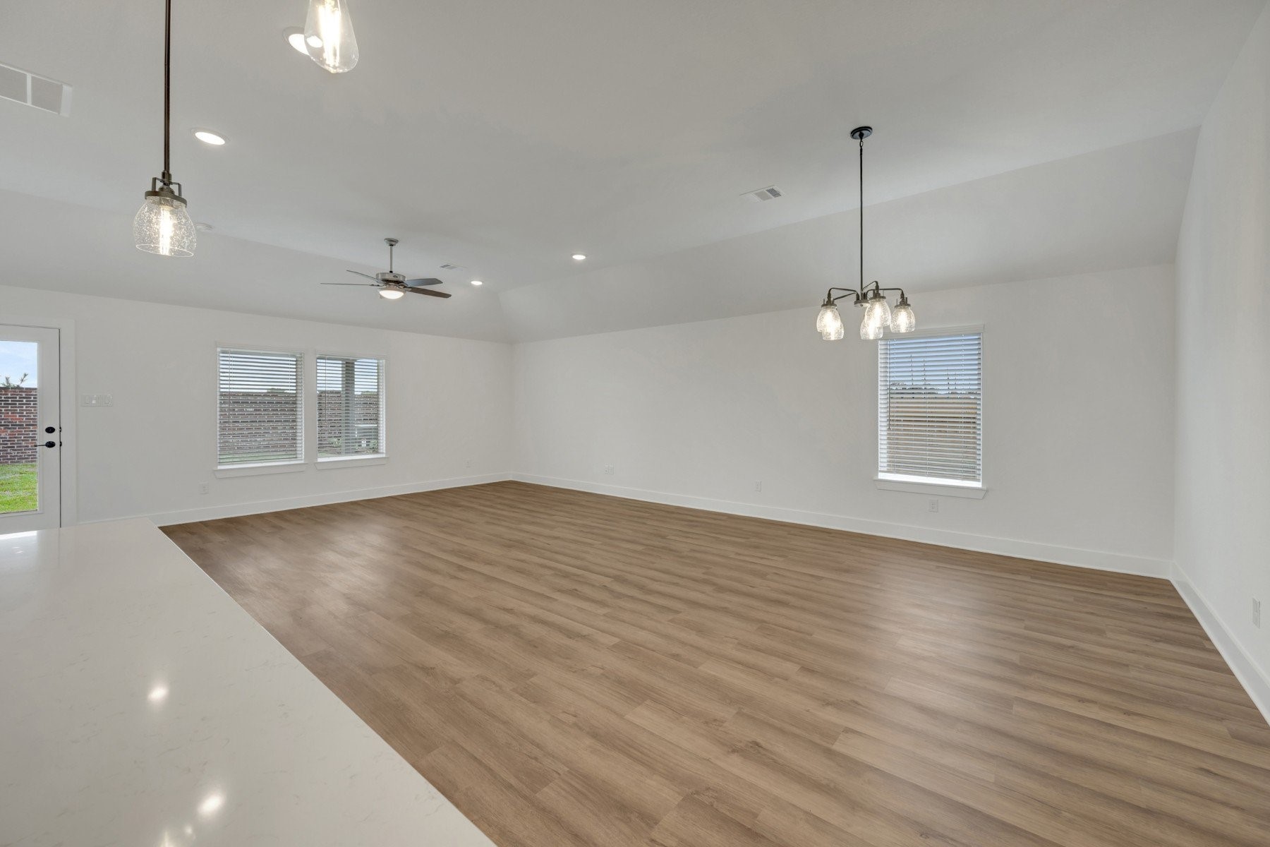 2211 Lone Bronco Boulevard Property Photo 14