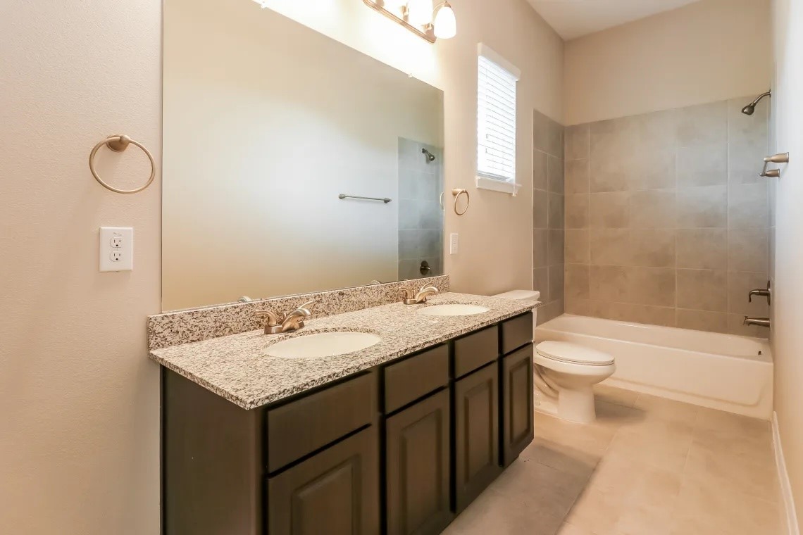 415 Lakeland Circle Property Photo 8