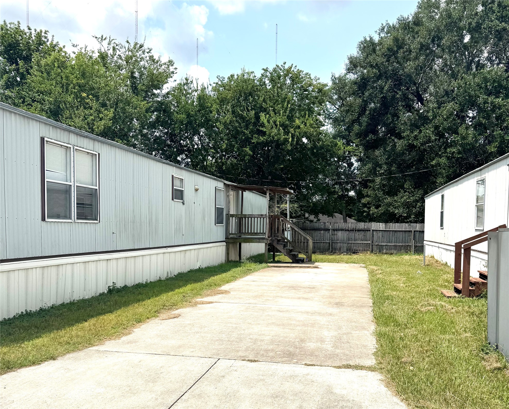 14909 Welcome Ln B Property Photo 1