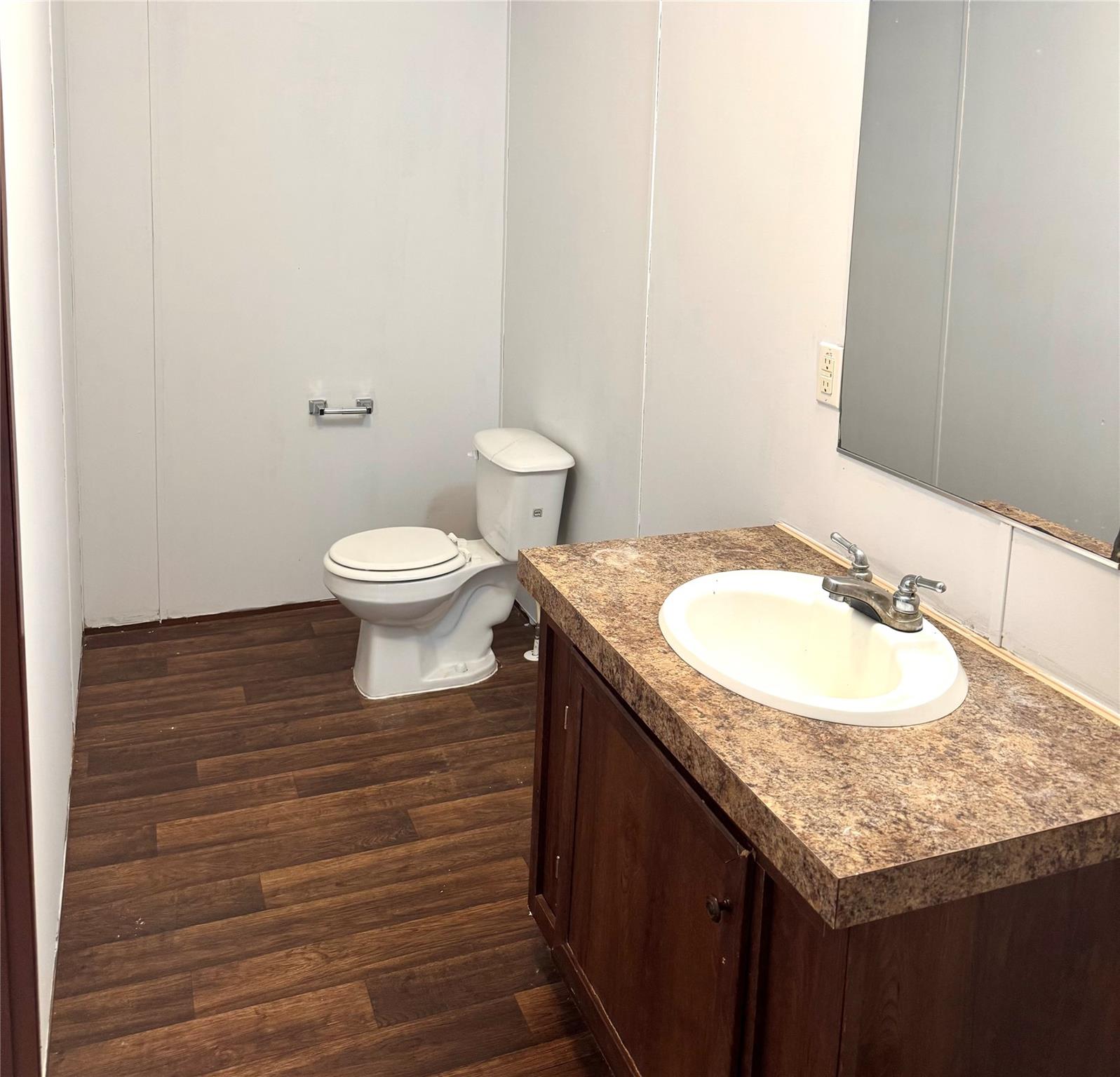 14909 Welcome Ln B Property Photo 8