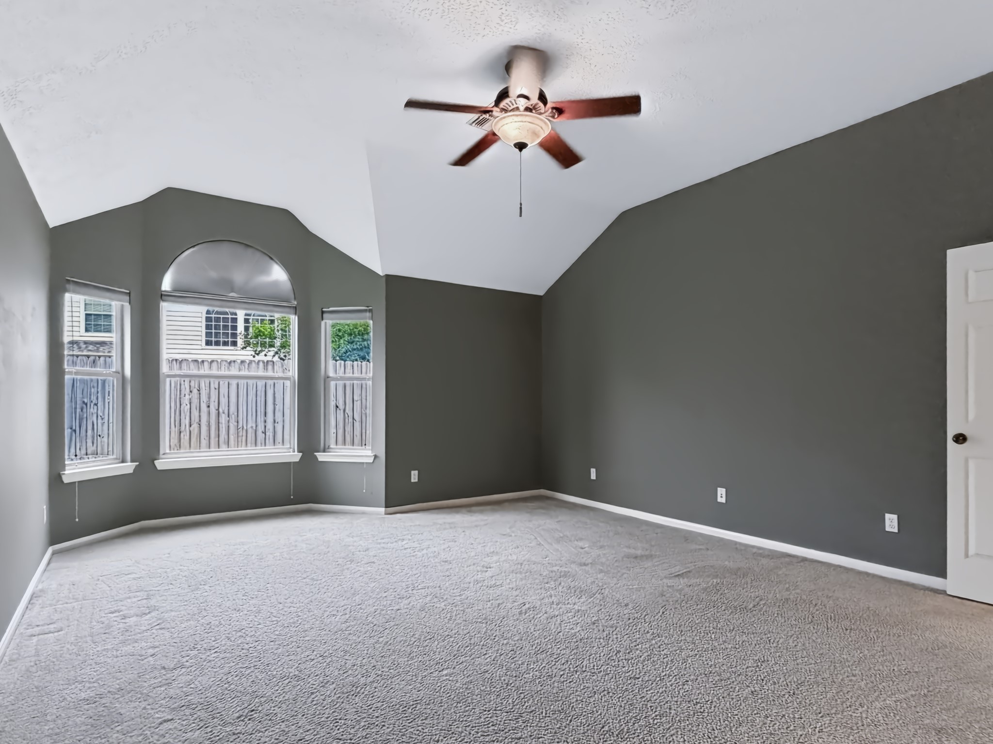 5810 Larch Leaf Lane Property Photo 17