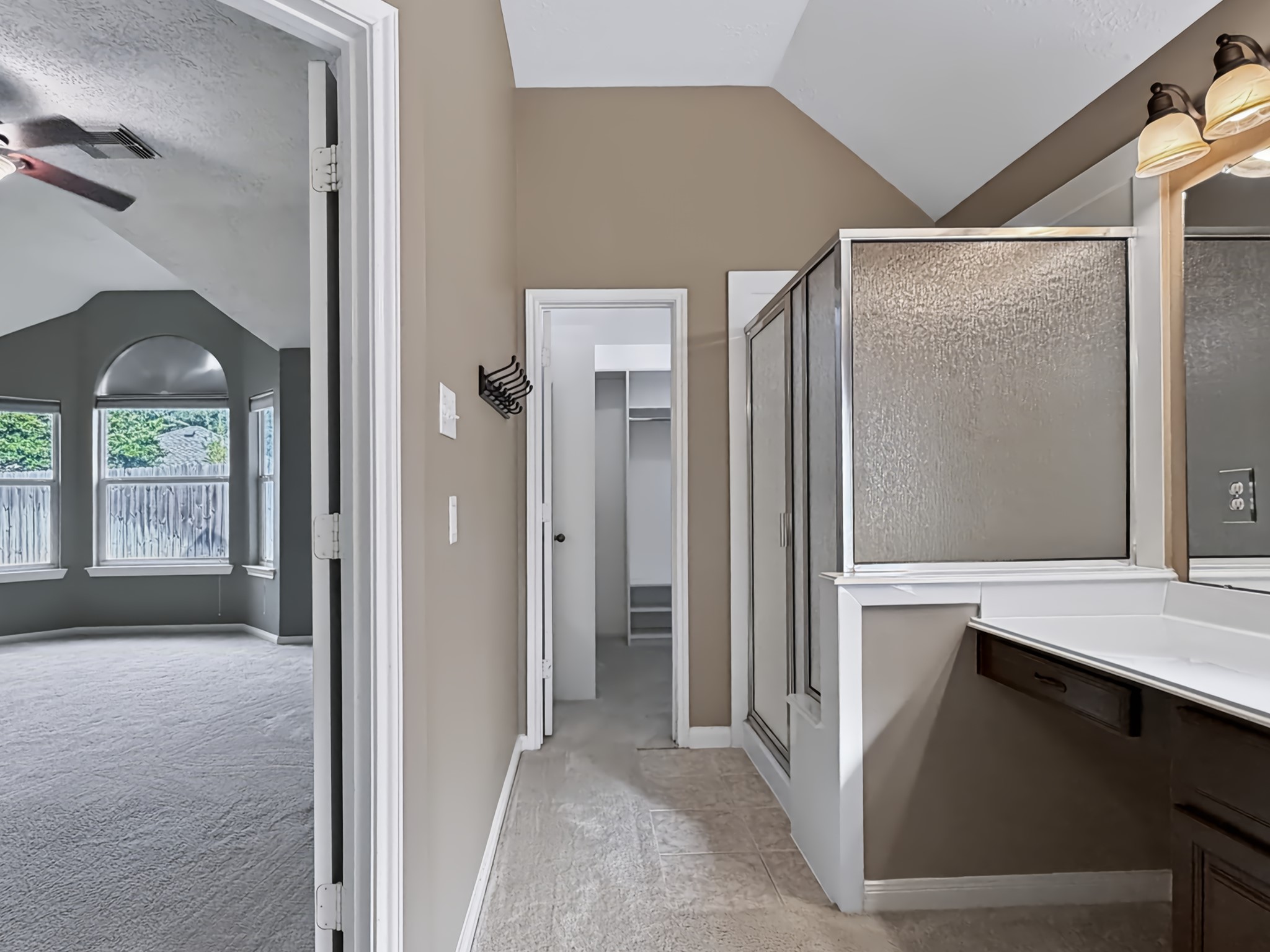 5810 Larch Leaf Lane Property Photo 18