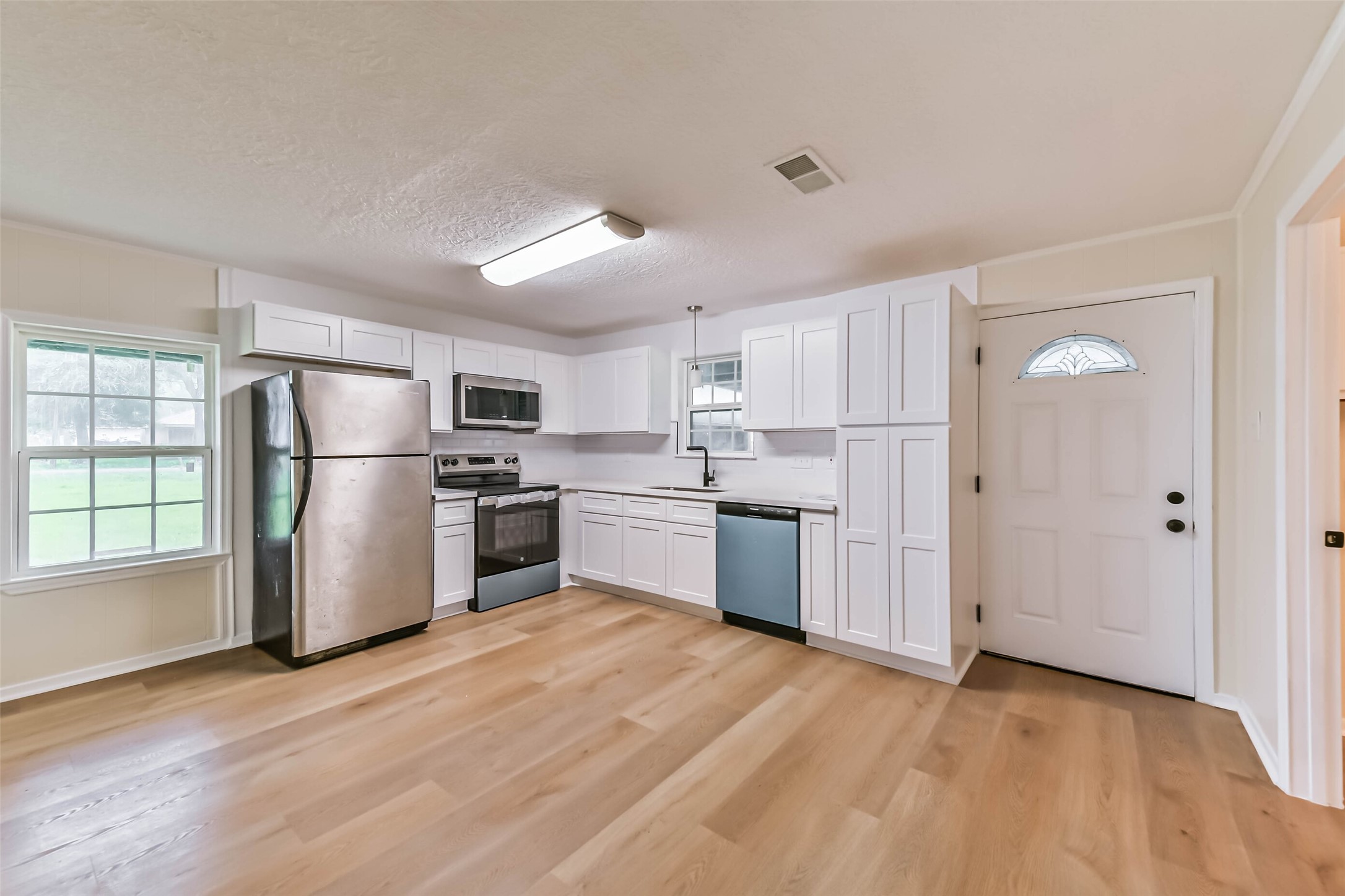 11830 15th Street Property Photo 7