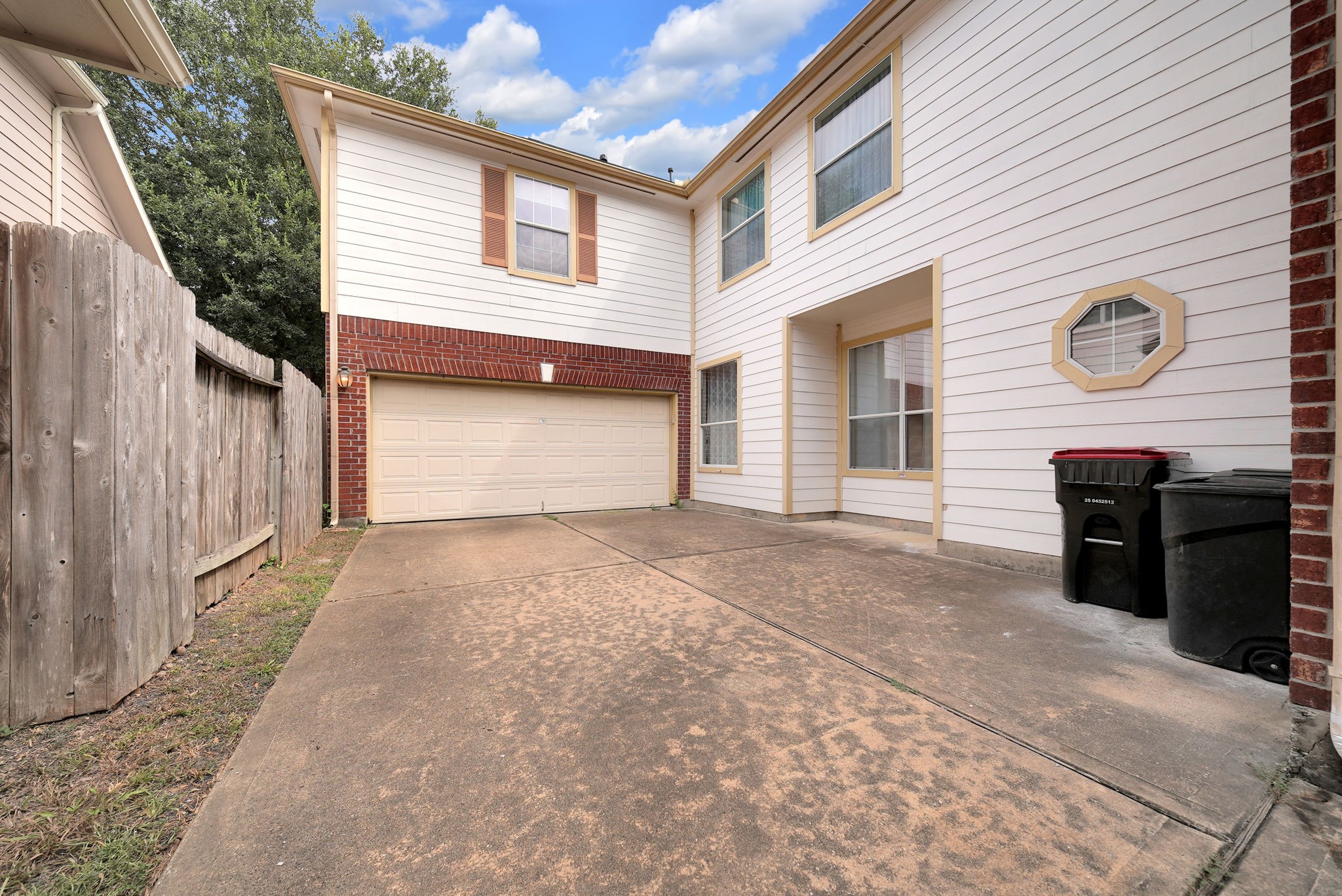 21610 Spring Vine Lane Property Photo 3