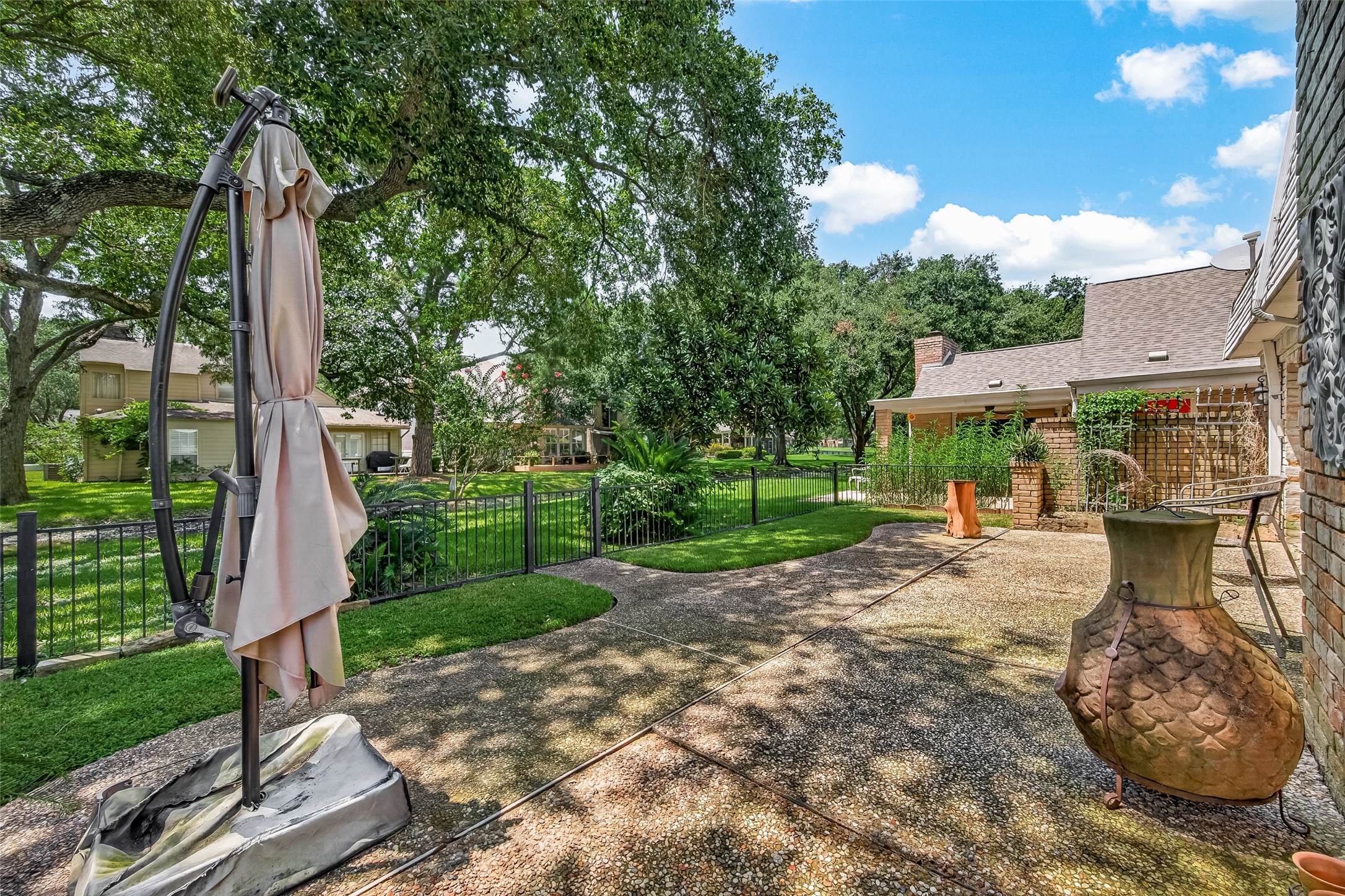 2718 Kissing Camel Court Property Photo 3