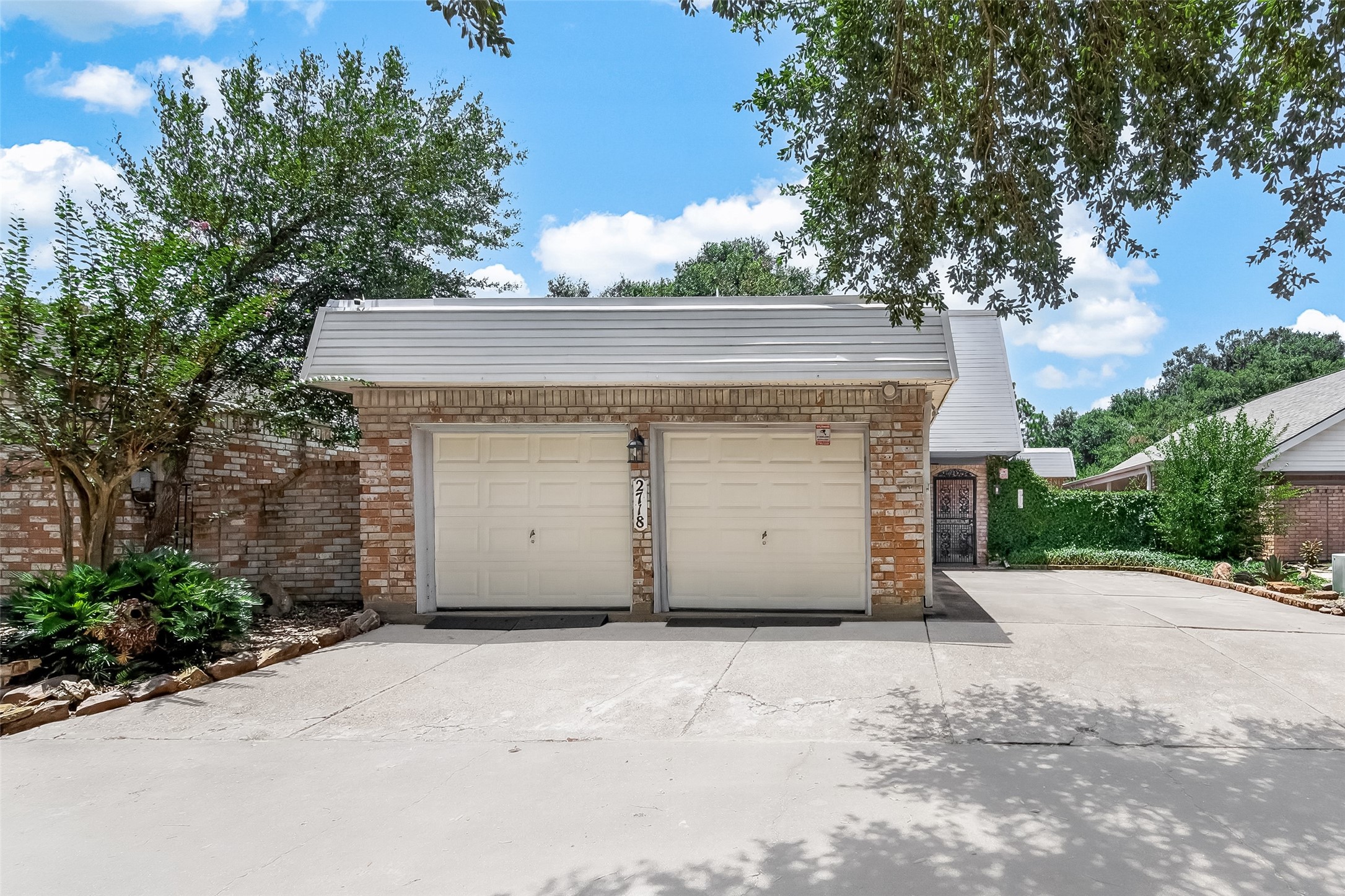 2718 Kissing Camel Court Property Photo 7