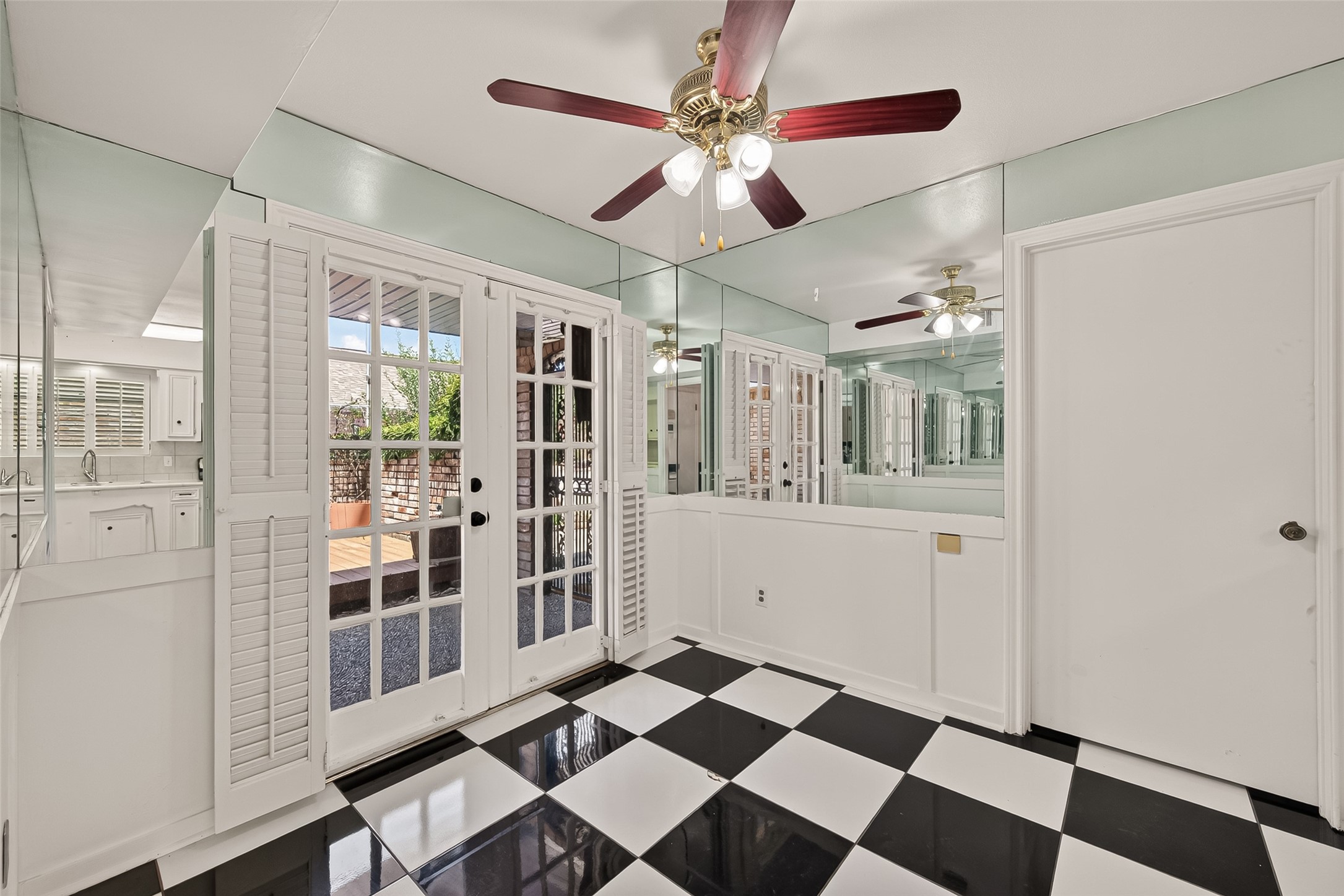 2718 Kissing Camel Court Property Photo 17