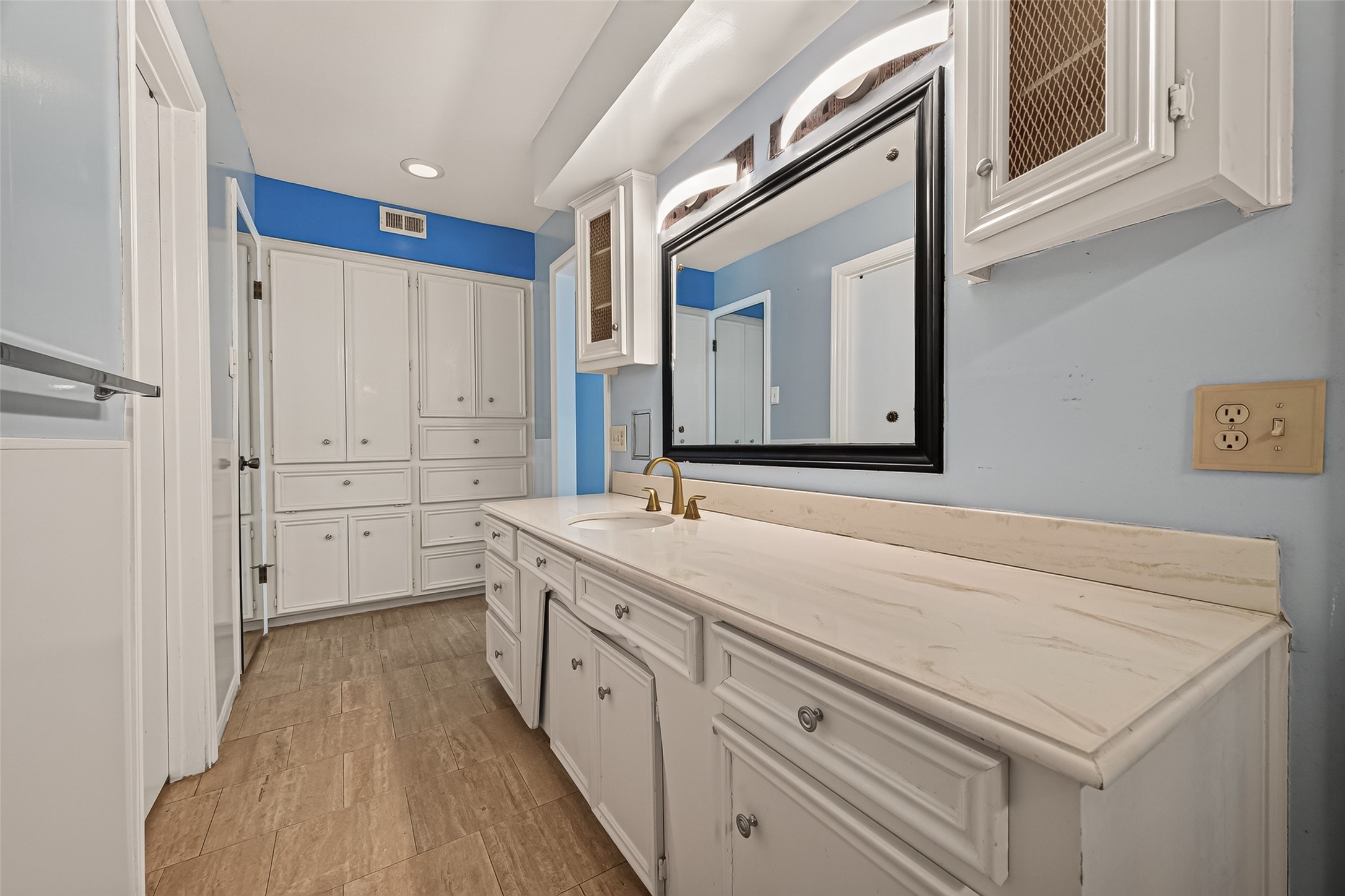 2718 Kissing Camel Court Property Photo 44