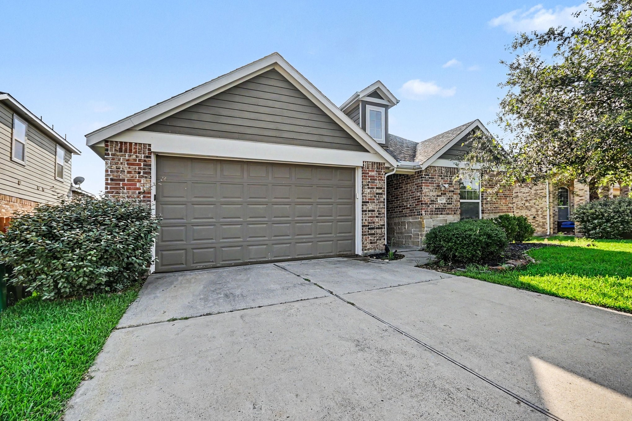 6615 Hunters Trace Lane Property Photo 1