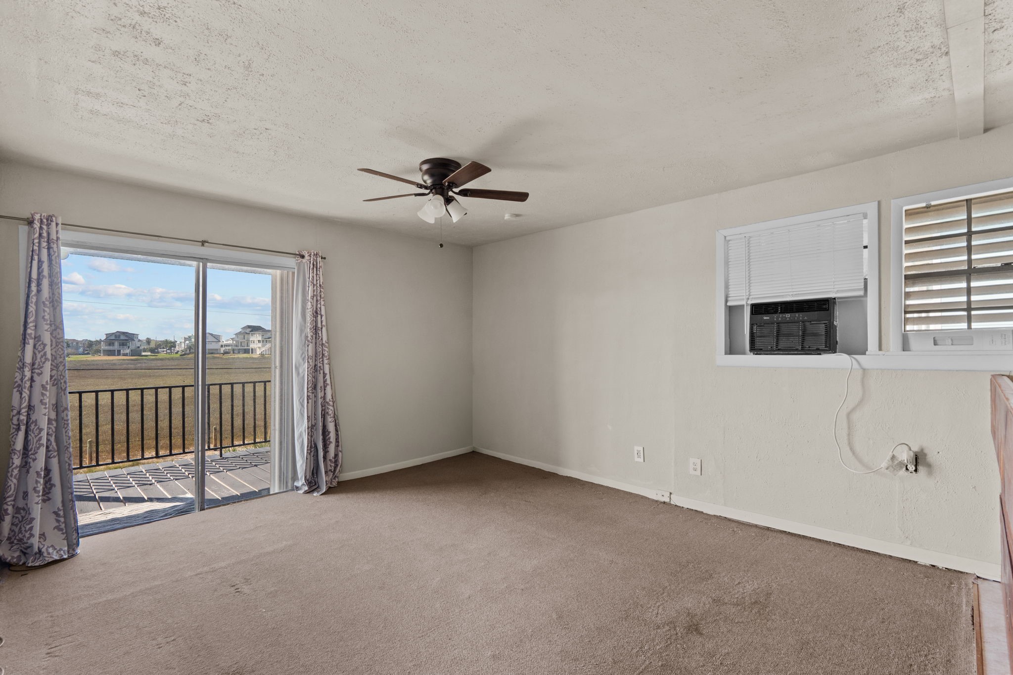 810 93rd Street Property Photo 4