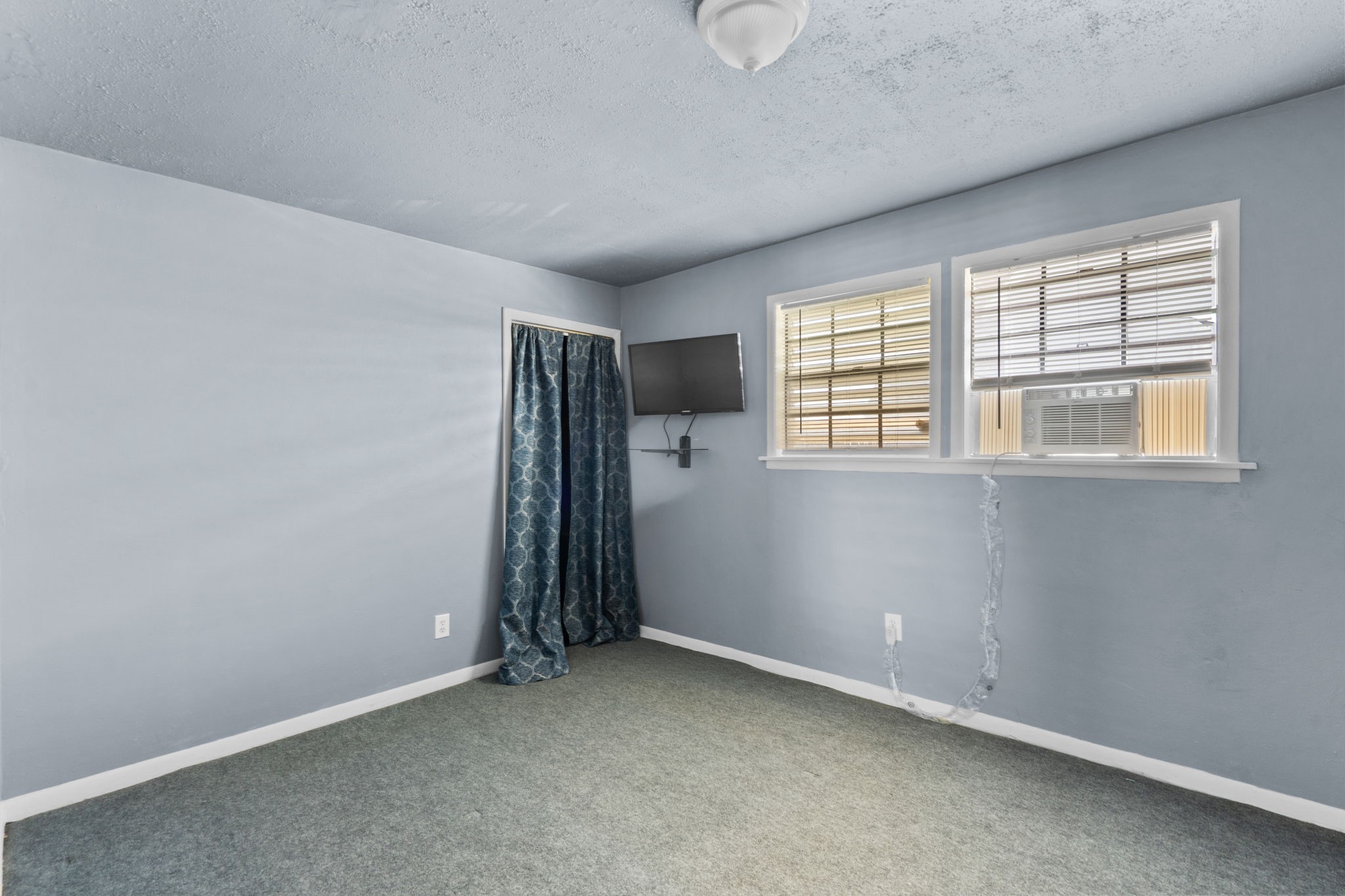 810 93rd Street Property Photo 7