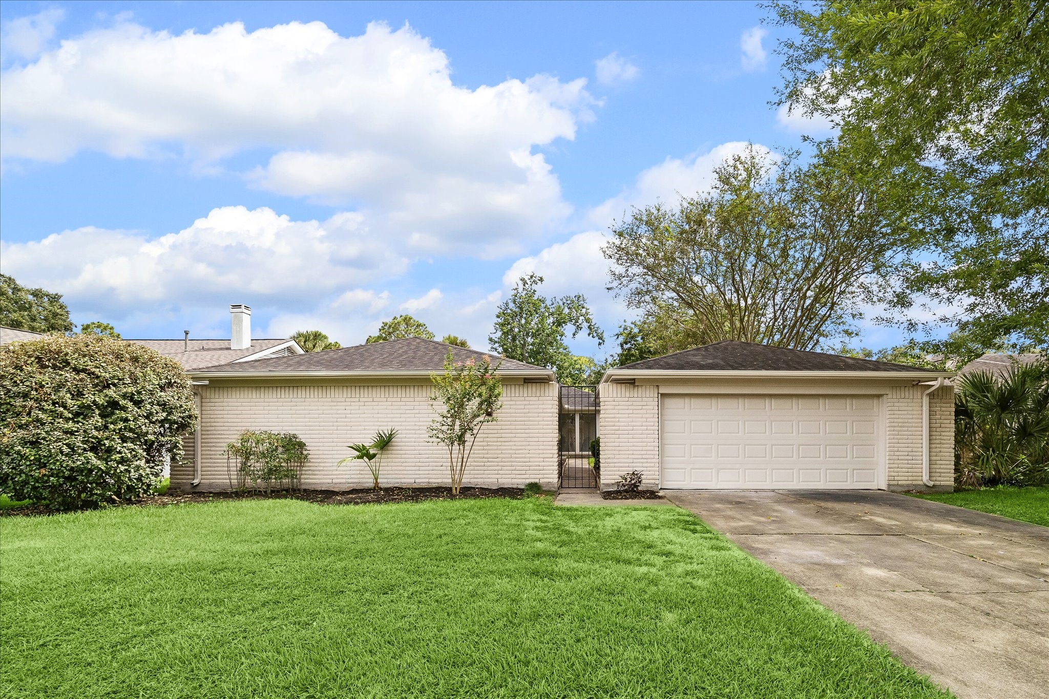 15918 Brookford Drive Property Photo 1