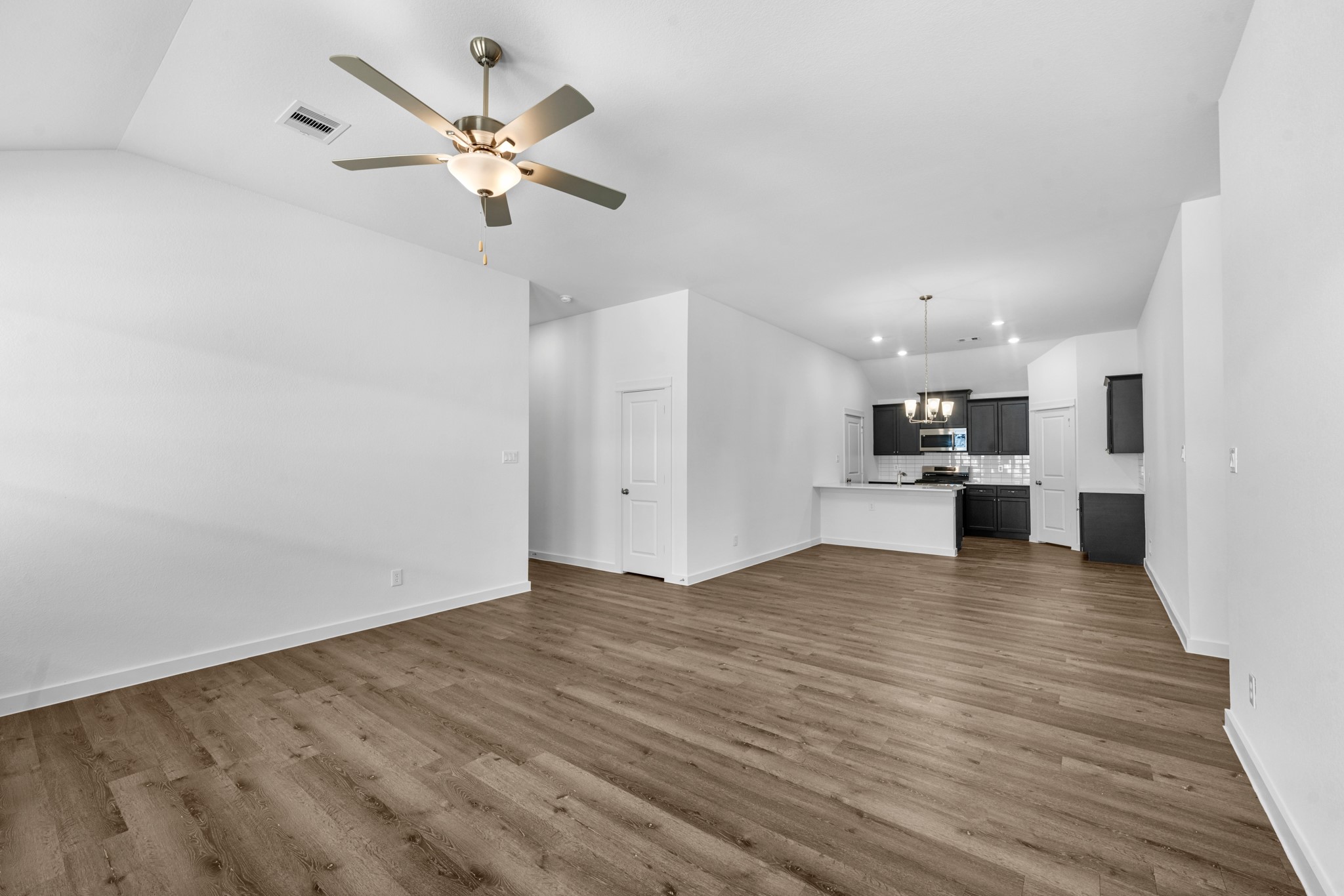 106 County Road 51030 Property Photo 7