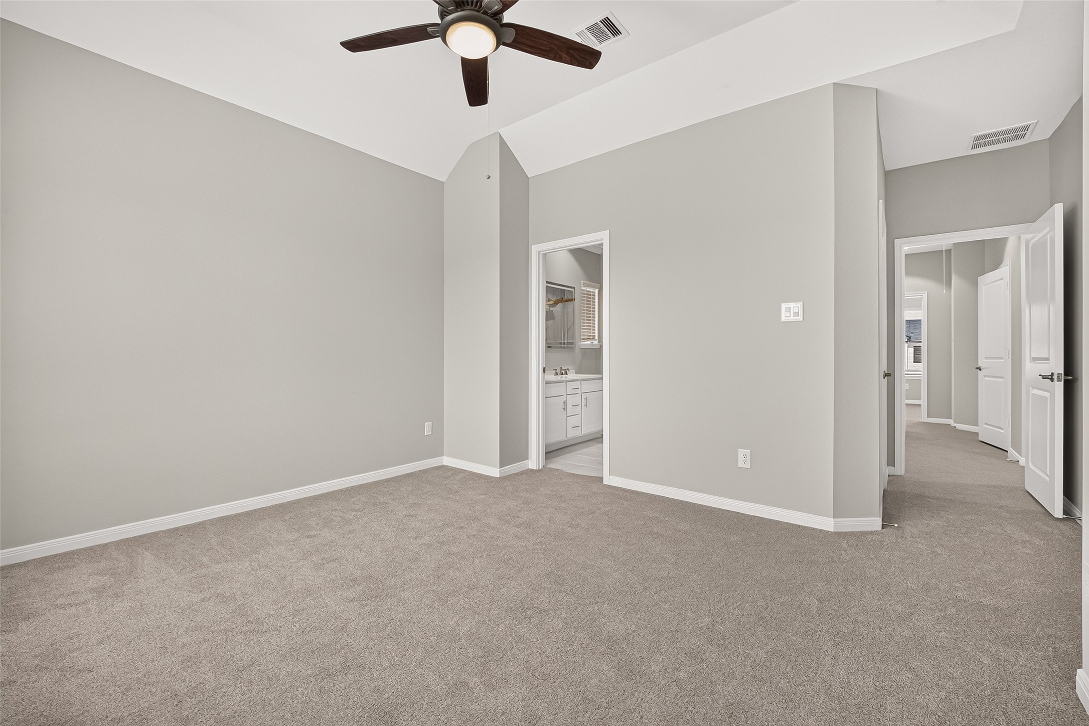 2507 Grey Willow Trail Property Photo 32