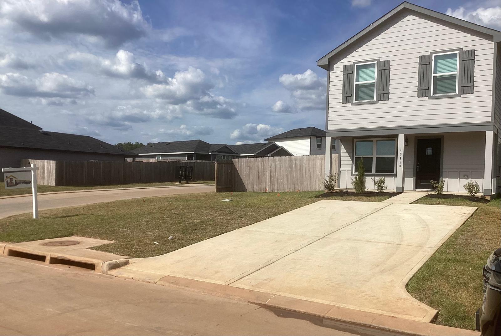 13150 Turret Bend Way Property Photo 3