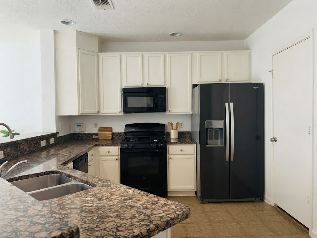 18307 Tupper Bend Lane Property Photo 4
