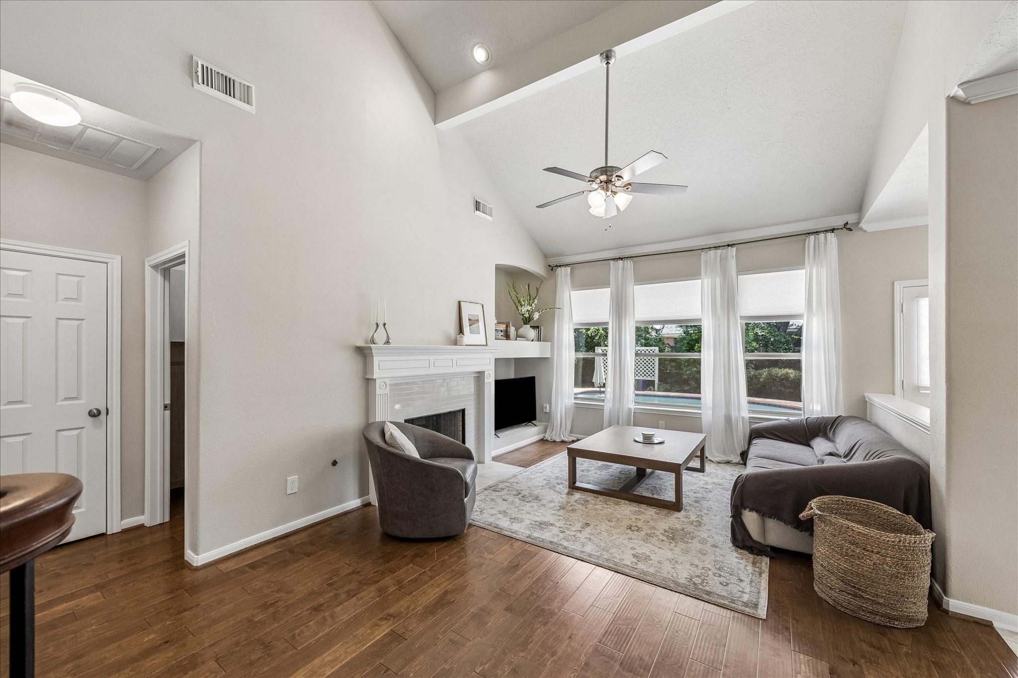 5811 Walkabout Way Property Photo 5