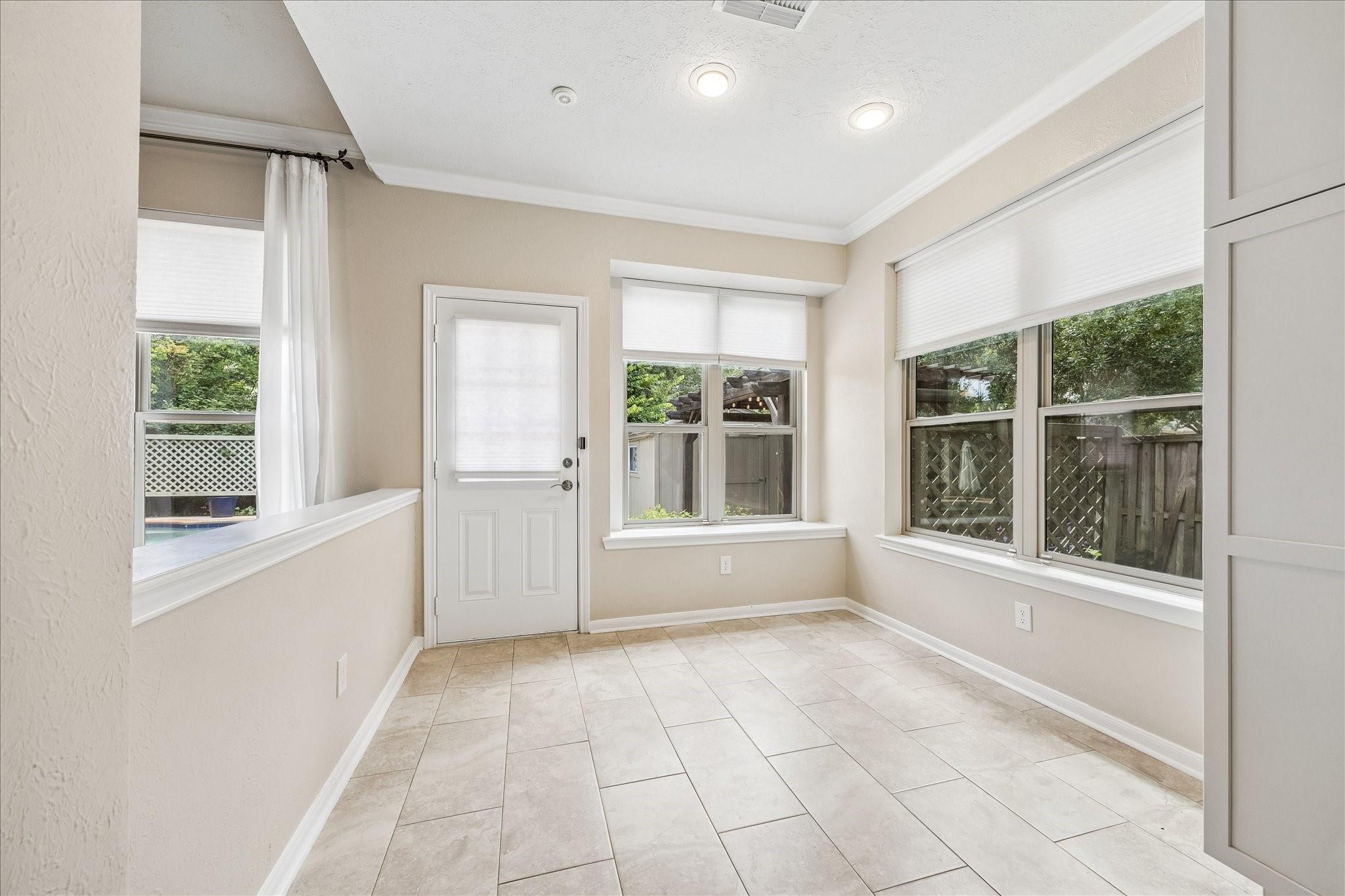 5811 Walkabout Way Property Photo 11