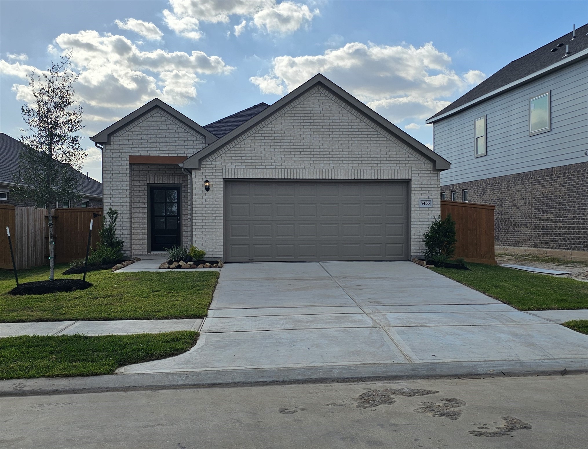 7435 Sunlit Harbor Drive Property Photo 1