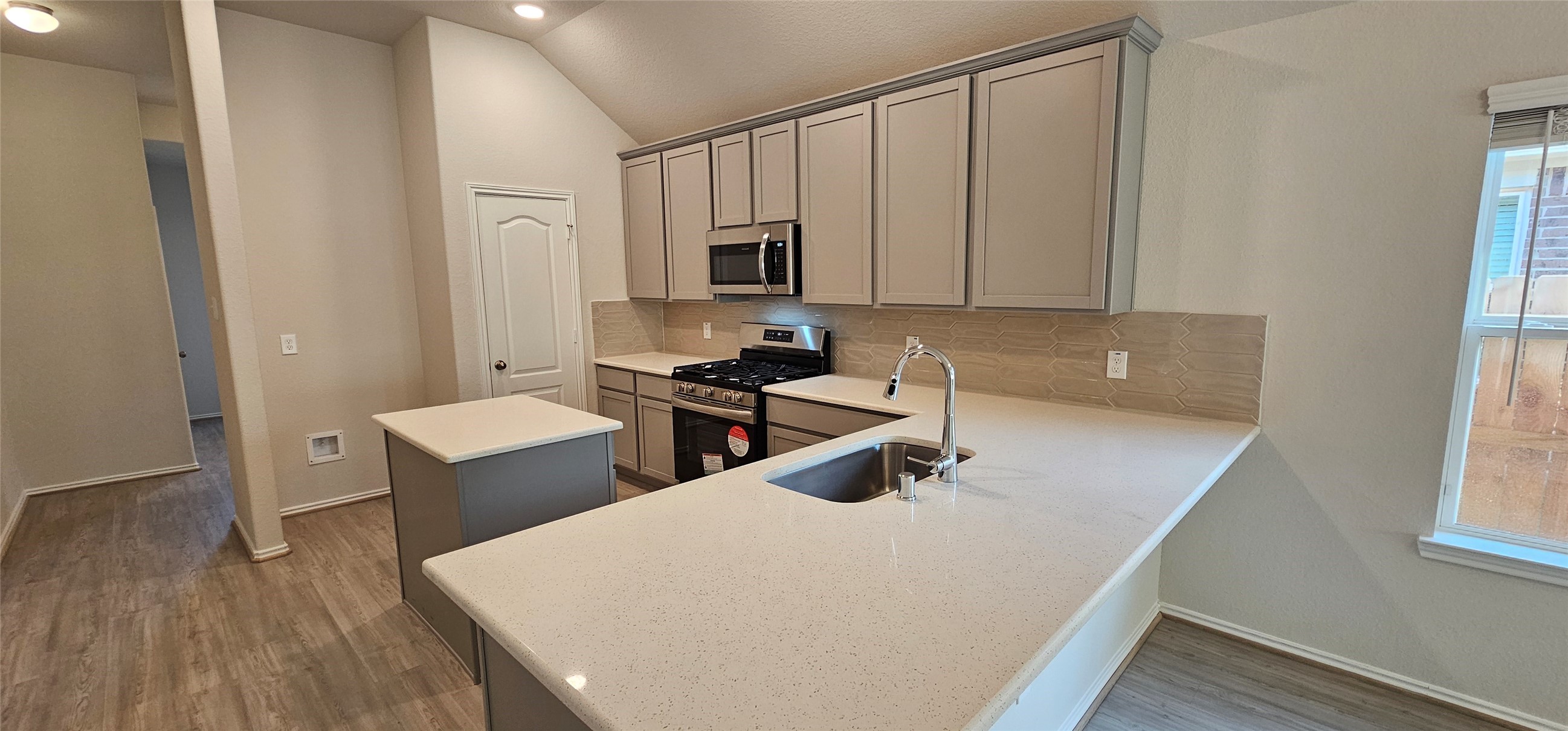 7435 Sunlit Harbor Drive Property Photo 5