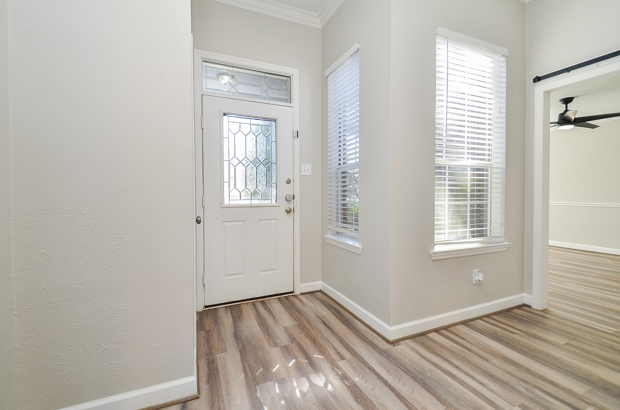 6815 High Knoll Drive Property Photo 4
