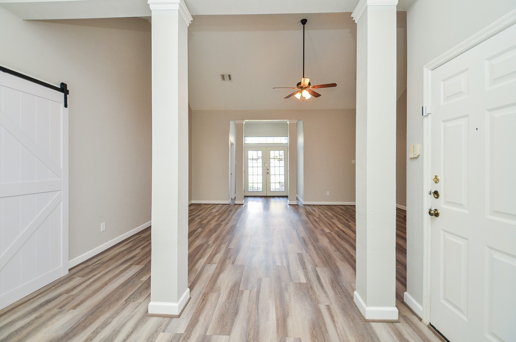 6815 High Knoll Drive Property Photo 5