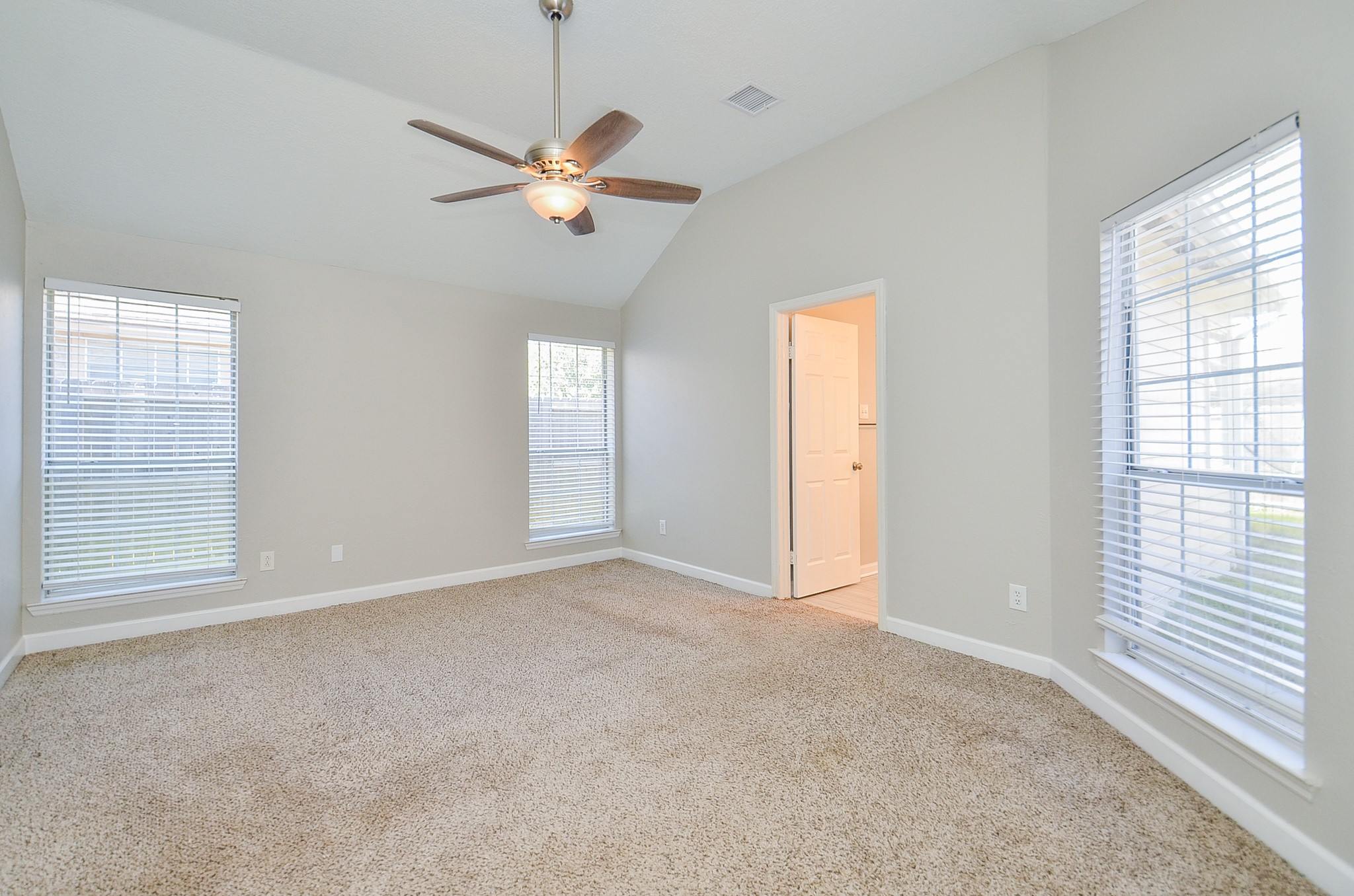 6815 High Knoll Drive Property Photo 23
