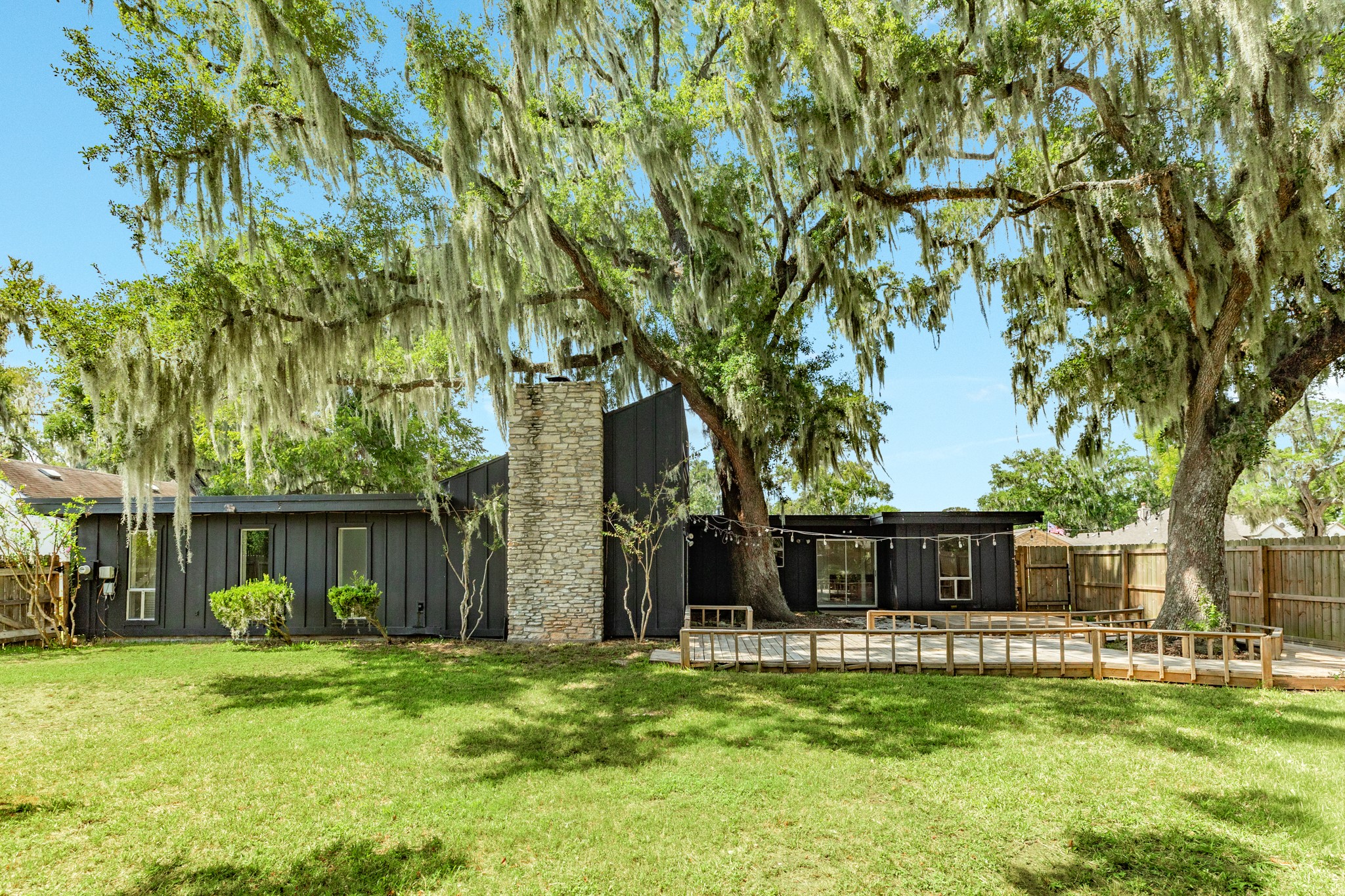 2219 River Oaks Drive Property Photo 7