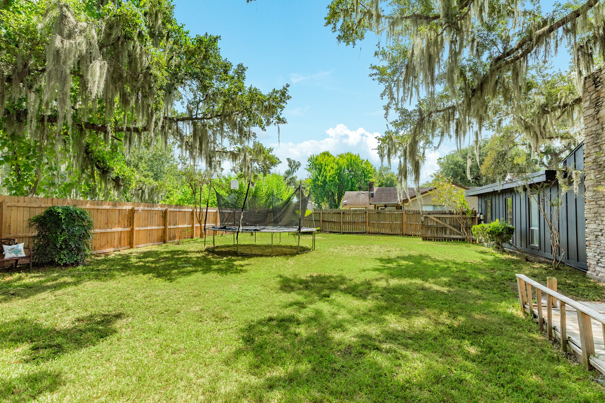 2219 River Oaks Drive Property Photo 10