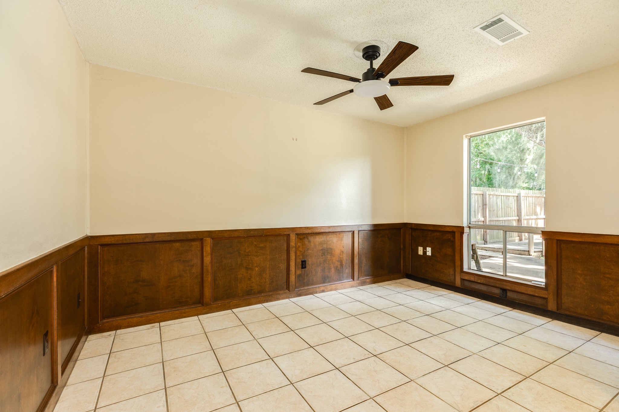 2219 River Oaks Drive Property Photo 26