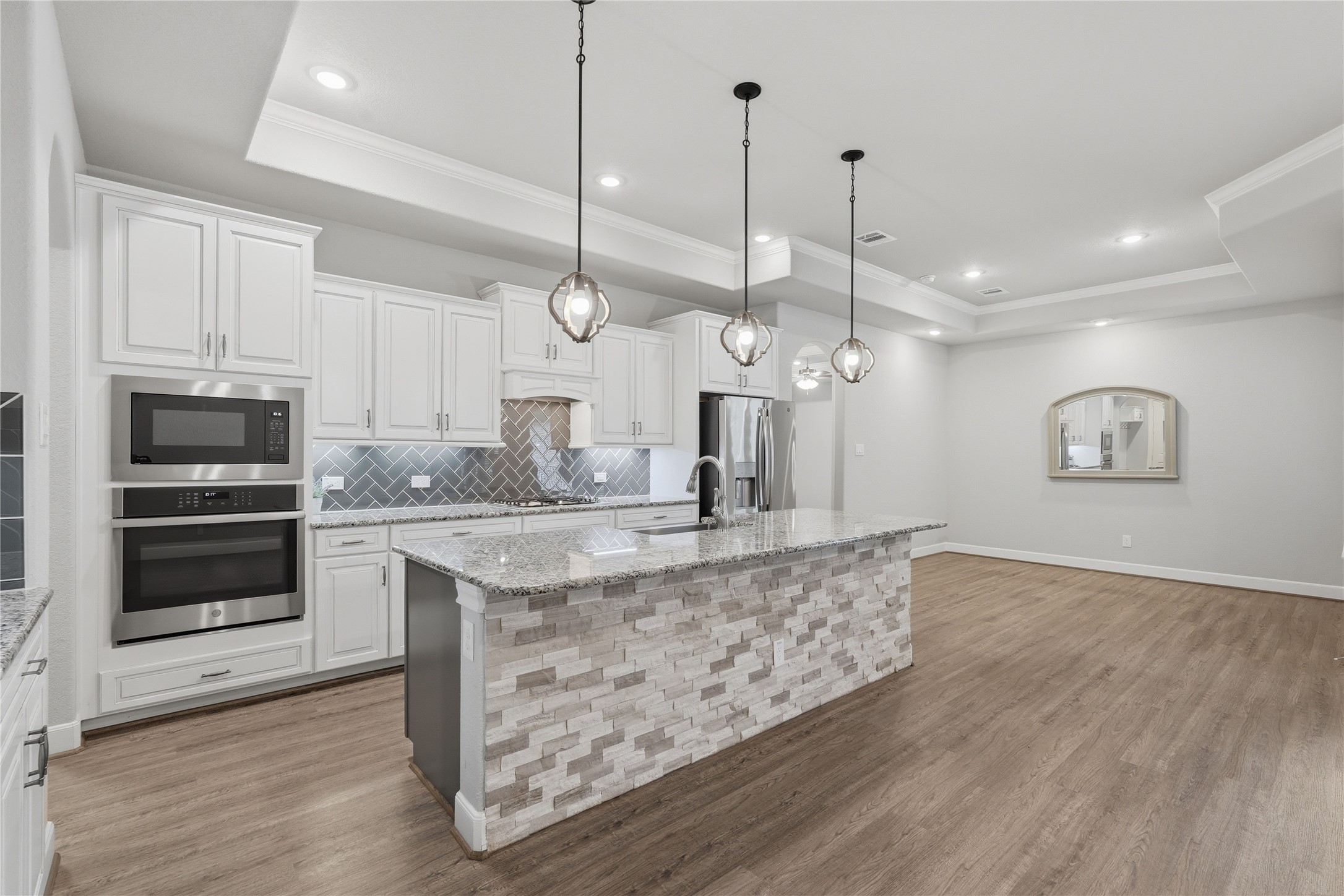 5757 Lakeside Villas Court Property Photo 1