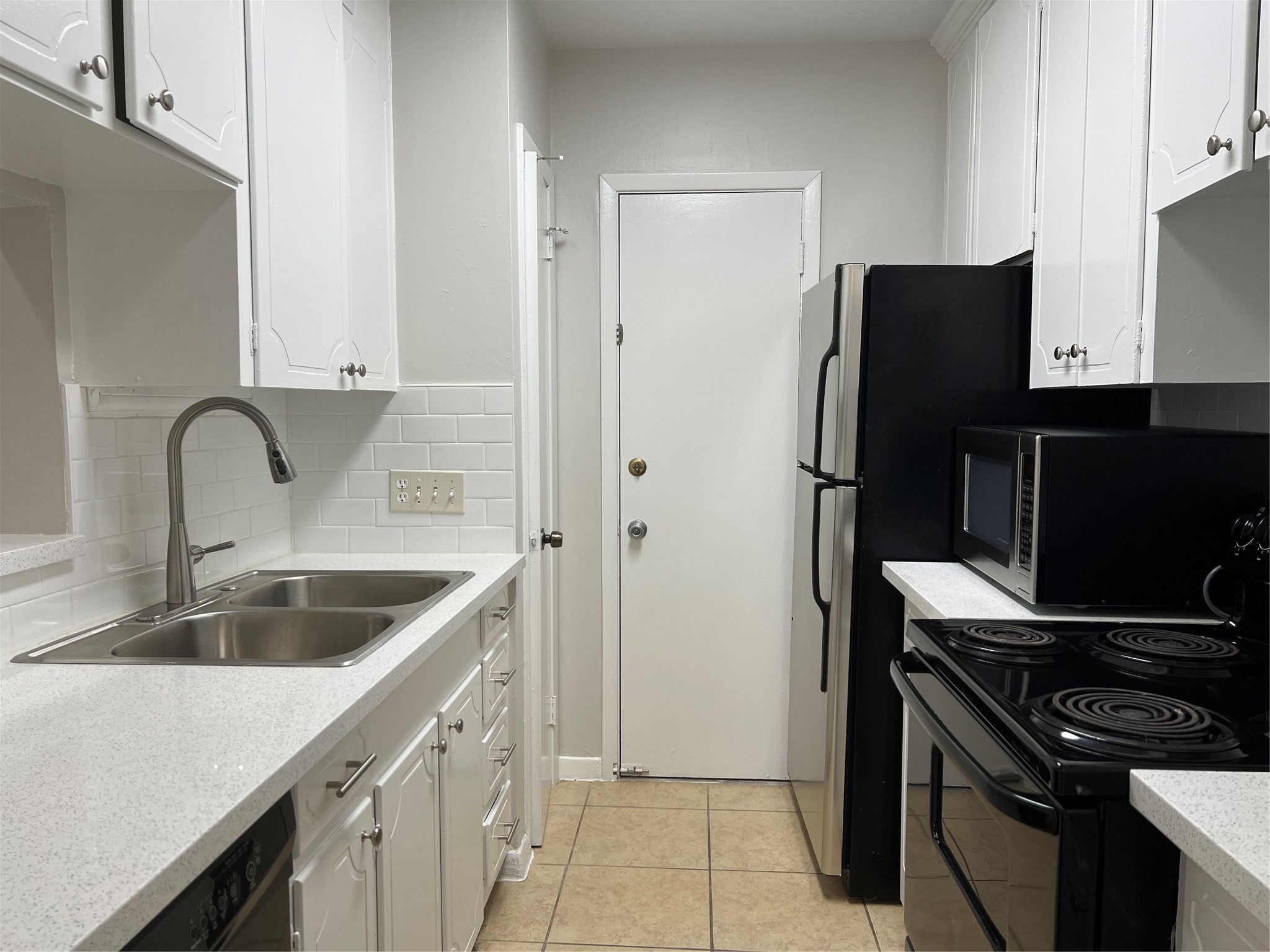 2824 Briarhurst Drive 9 Property Photo 1