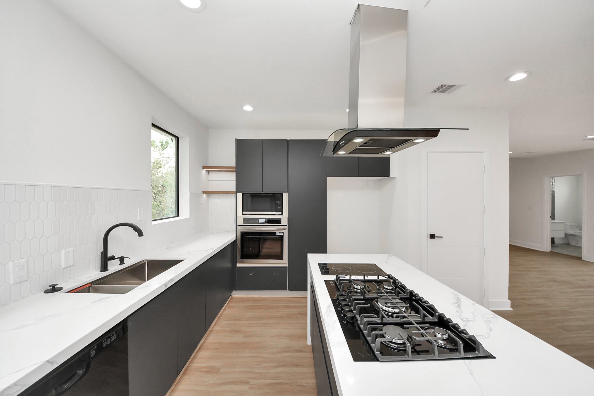 9022 Ferdinand Street Property Photo 12
