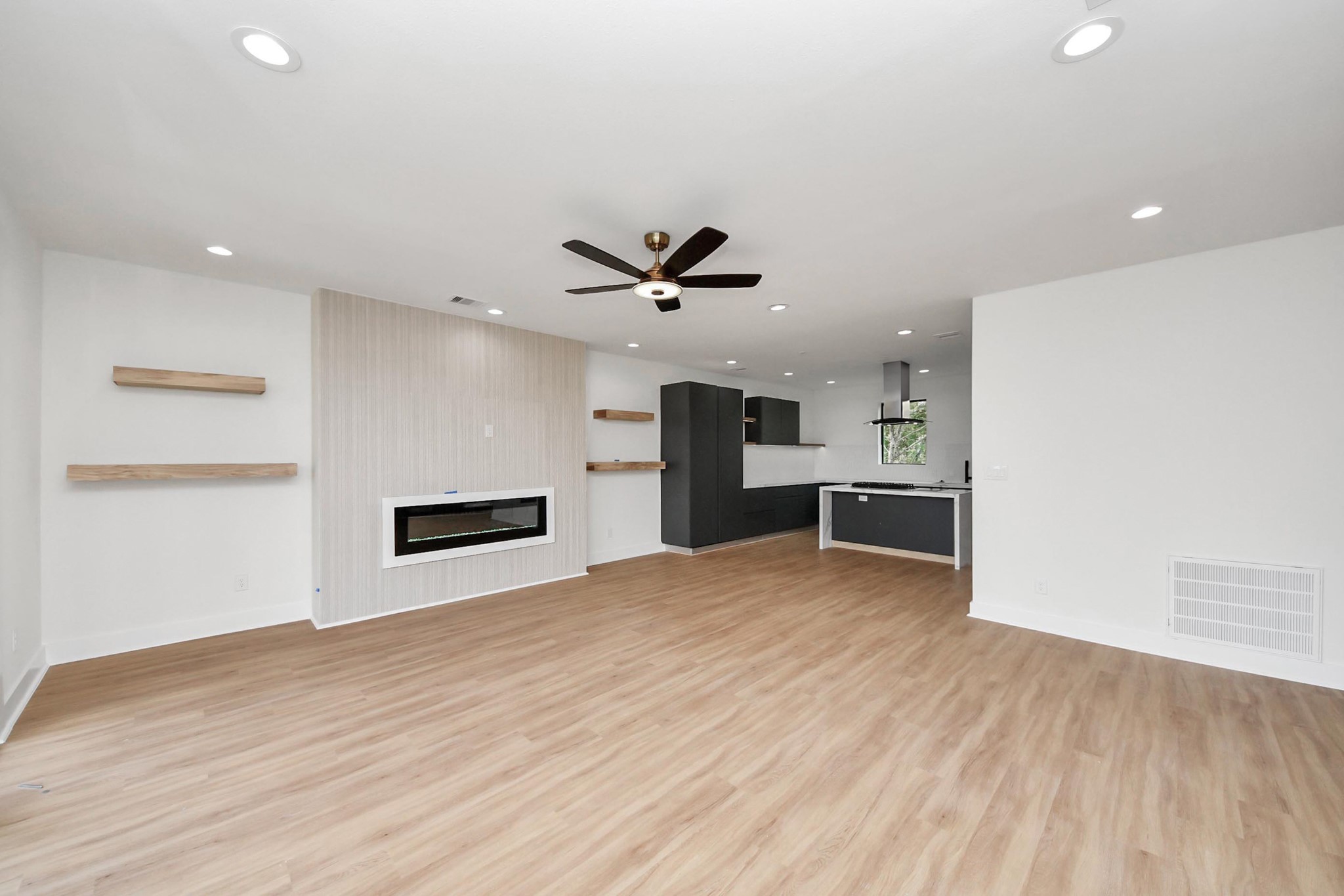 9022 Ferdinand Street Property Photo 14