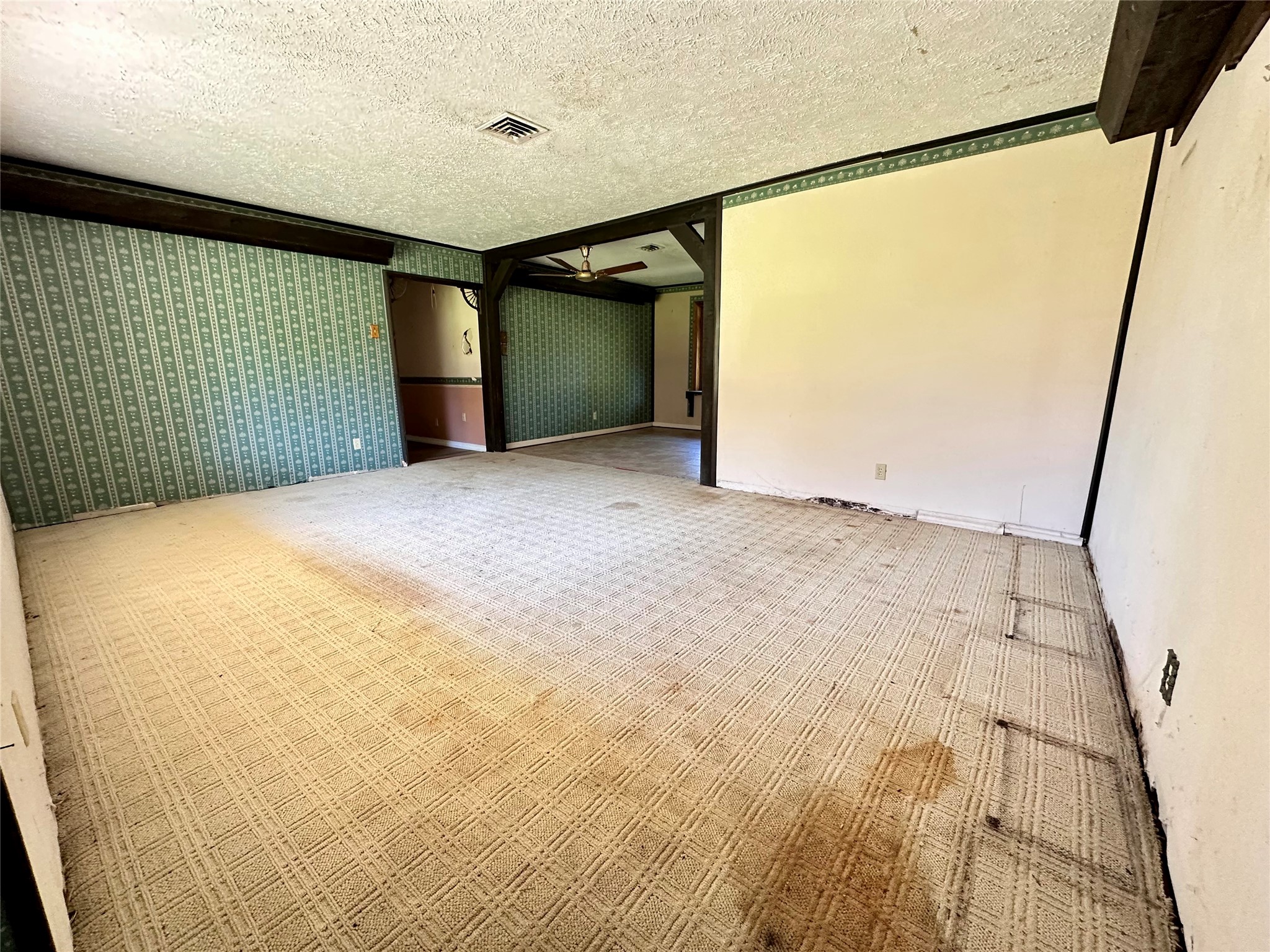 300 Holly Drive Property Photo 4