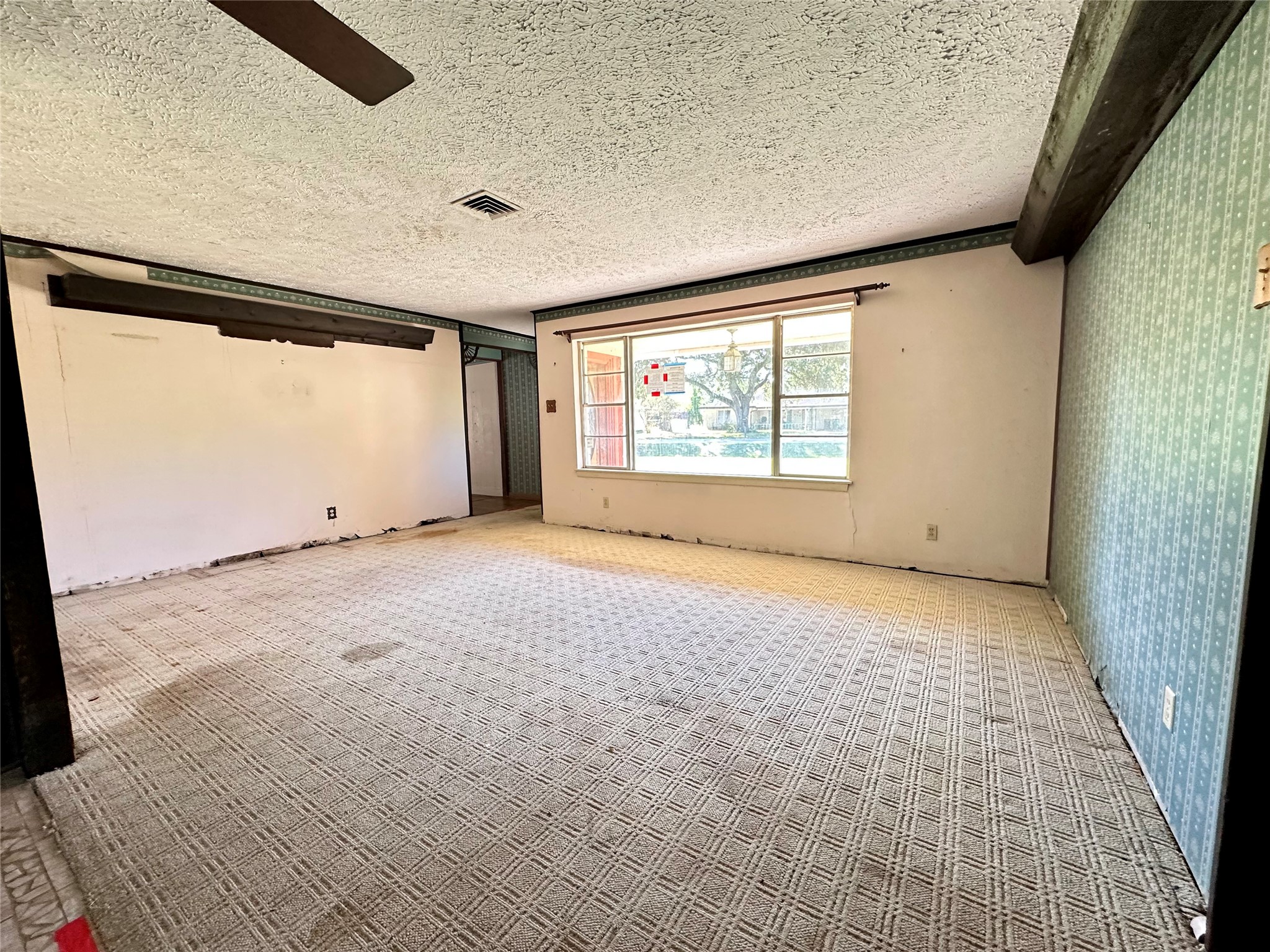 300 Holly Drive Property Photo 5