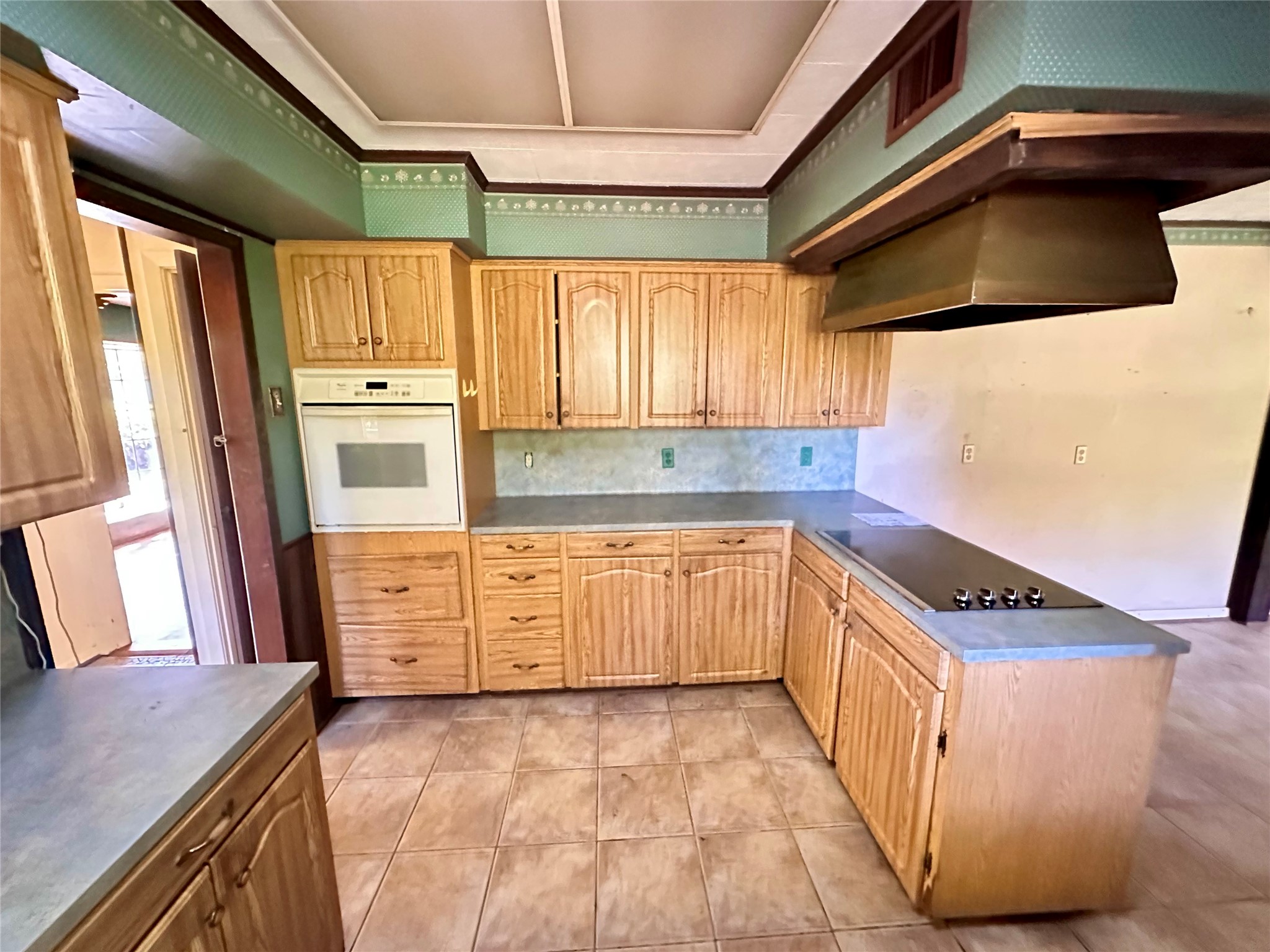 300 Holly Drive Property Photo 10