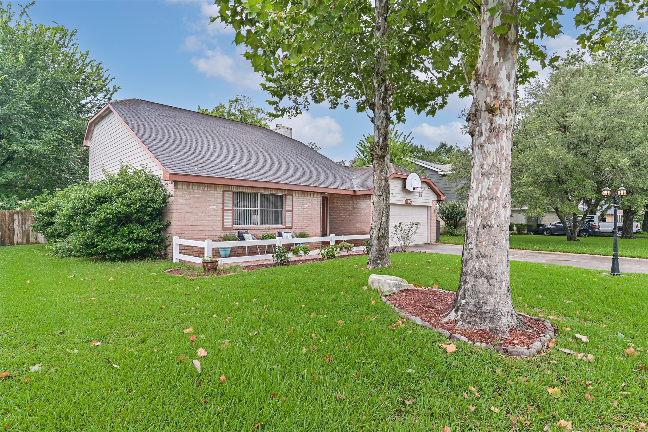 115 Lazy Hollow Drive Property Photo 3