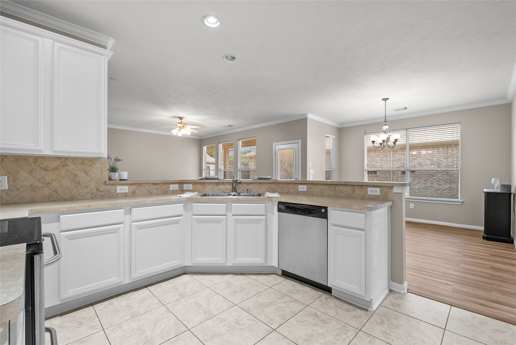 1225 N Riviera Circle Property Photo 11