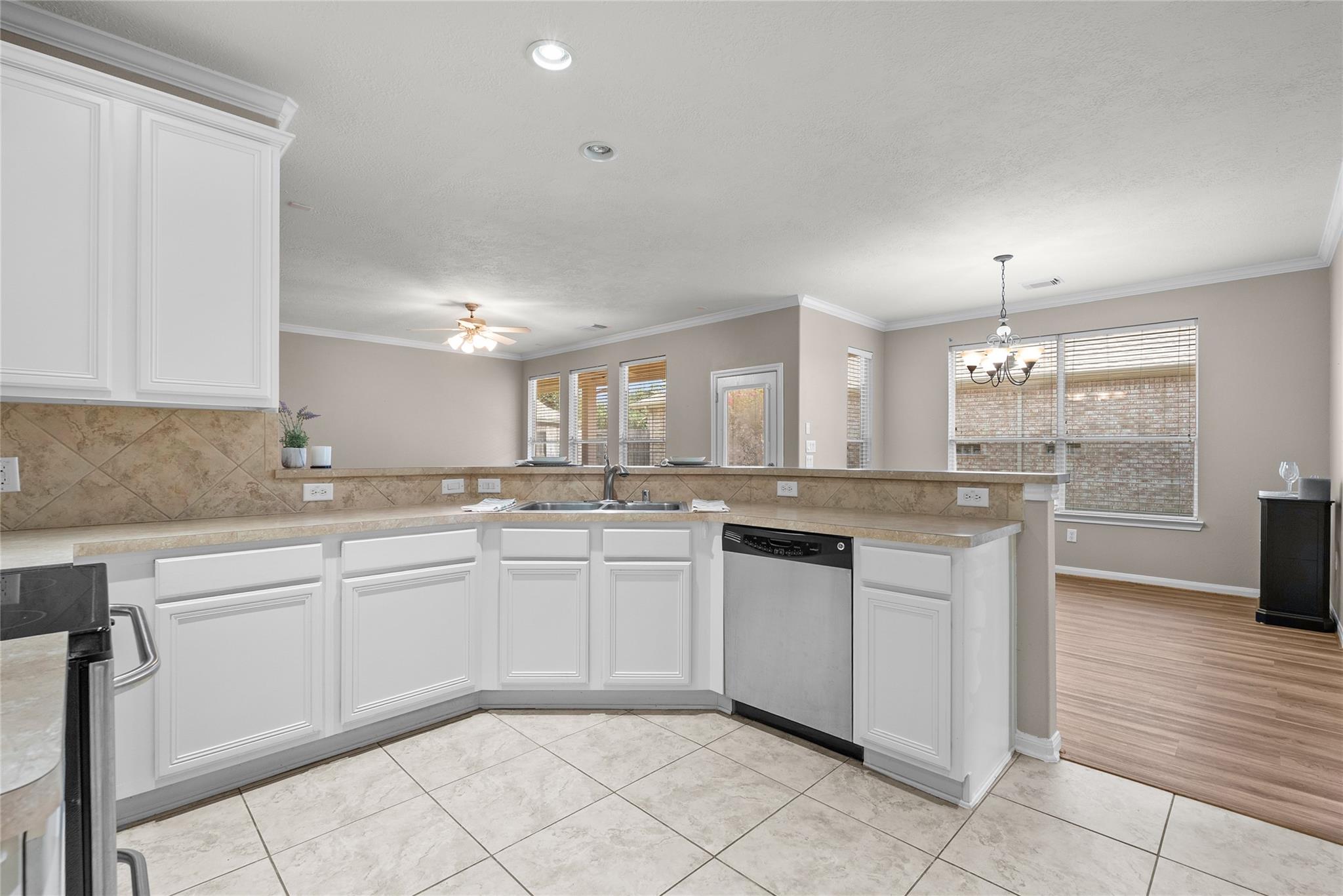 1225 N Riviera Circle, Pearland Tx 77581 Property Photo 11
