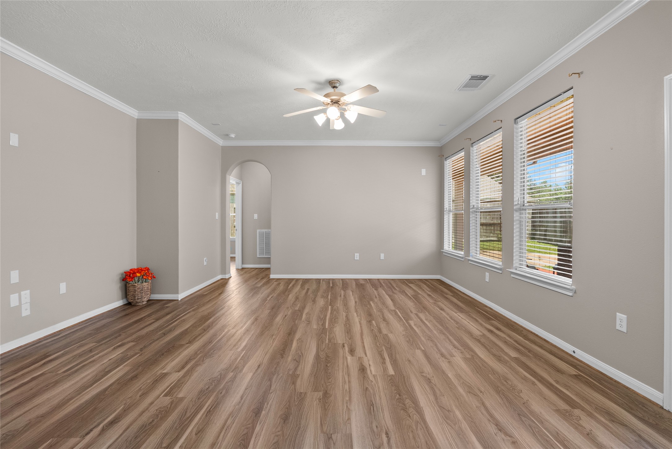 1225 N Riviera Circle Property Photo 16