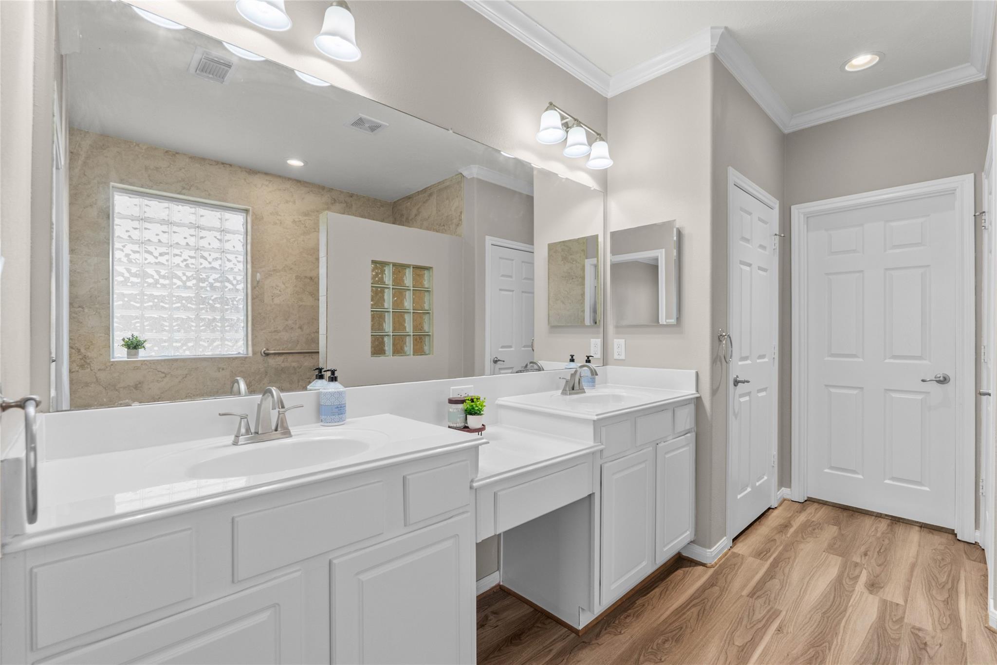 1225 N Riviera Circle, Pearland Tx 77581 Property Photo 21