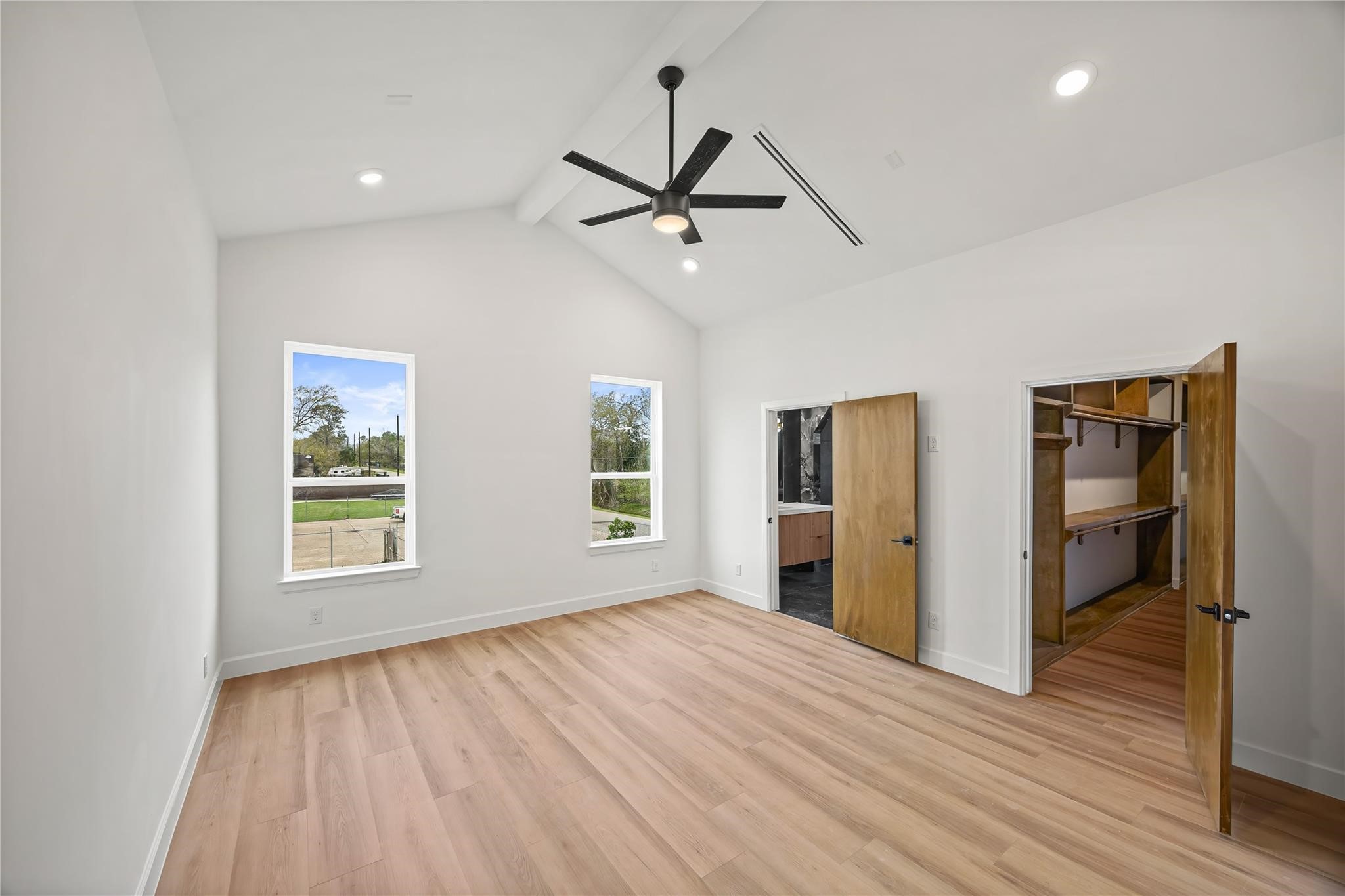 2021 Wilburforce Street W Property Photo 44